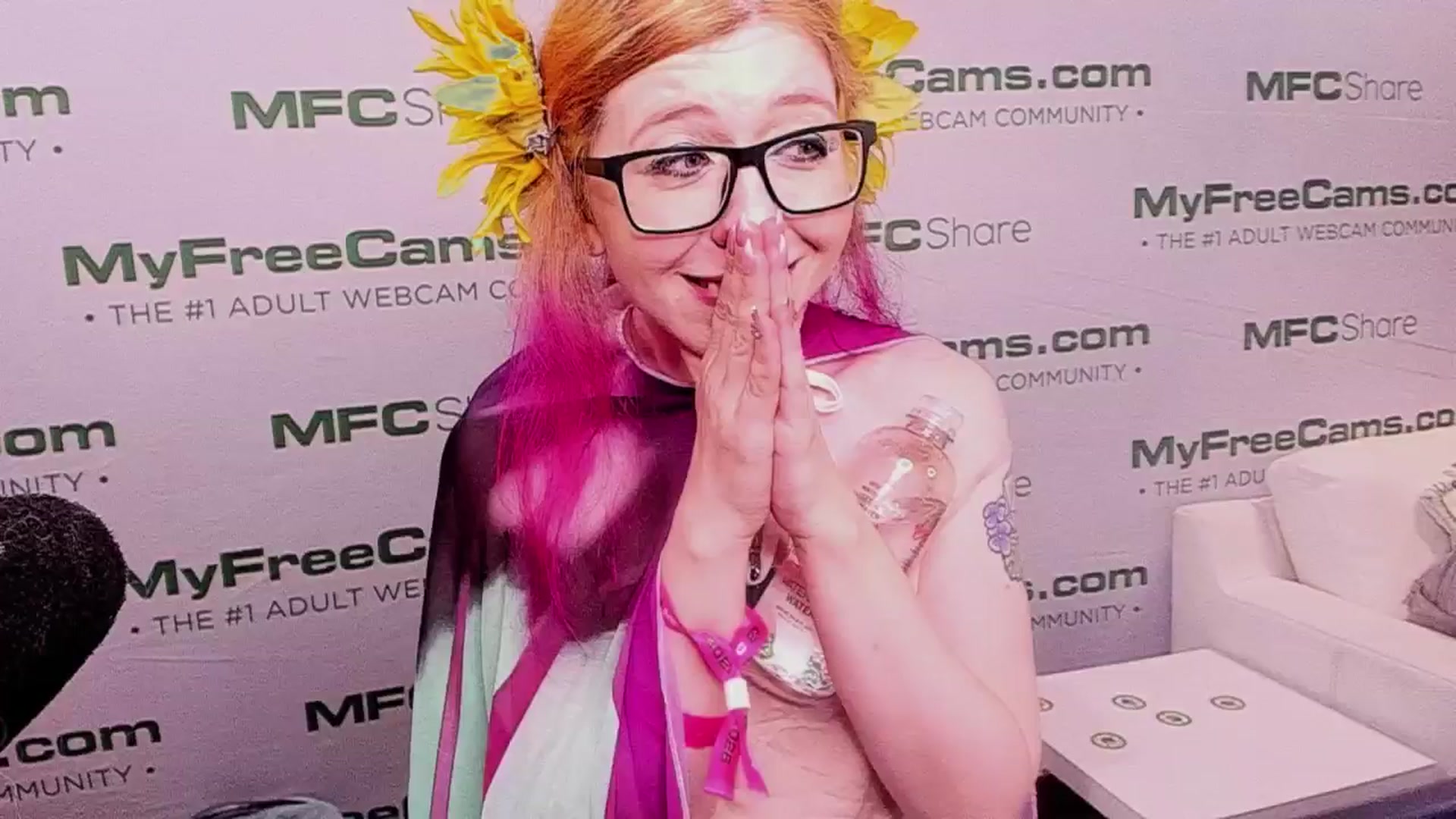 Gallery image thumbnail from girlbotDiv's myfreecams stream on, 01/22/2026, 01:42 image 1 of 20