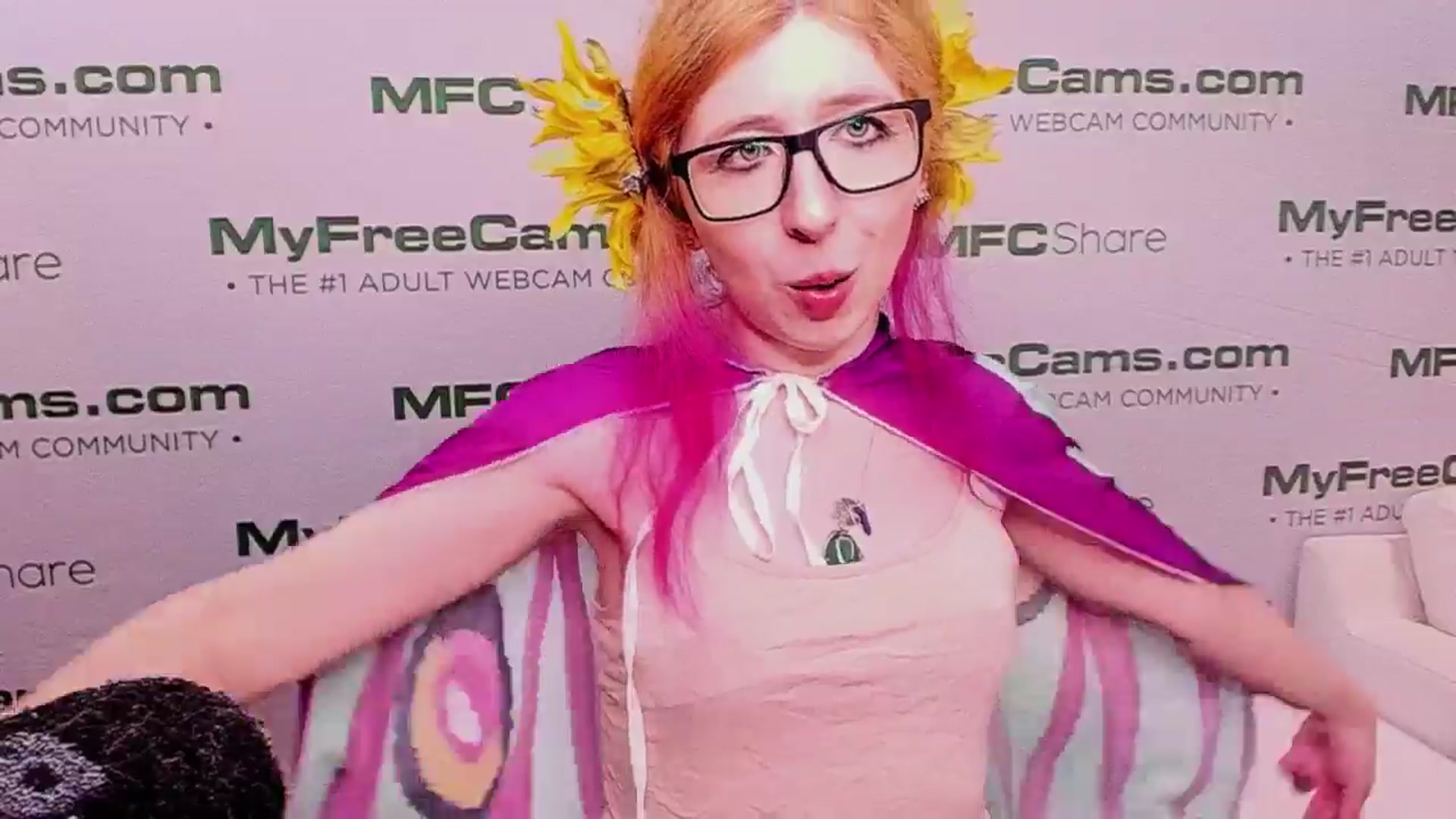 Gallery image thumbnail from girlbotDiv's myfreecams stream on, 01/22/2026, 02:29 image 19 of 20
