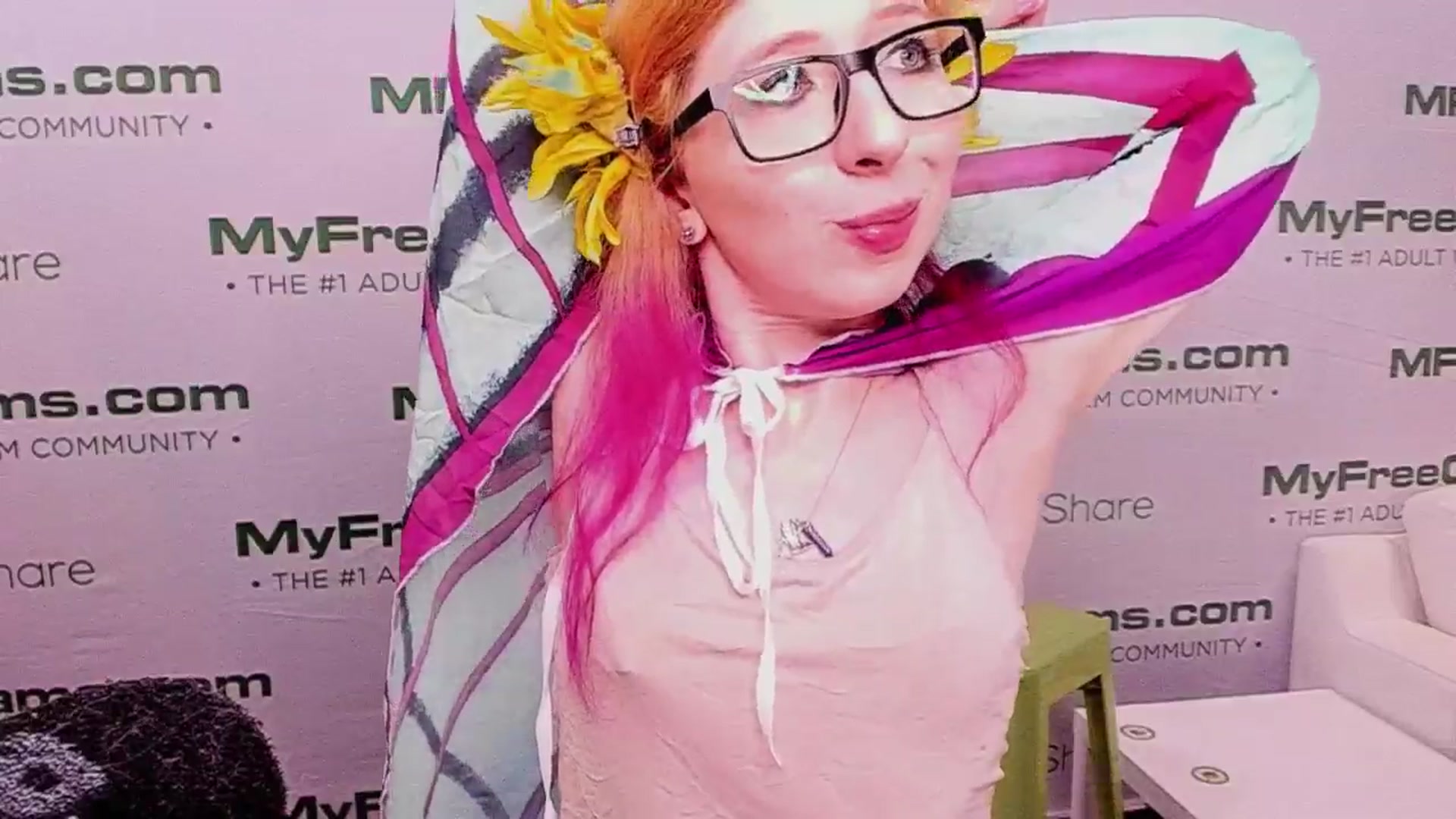 Gallery image thumbnail from girlbotDiv's myfreecams stream on, 01/22/2026, 02:29 image 18 of 20