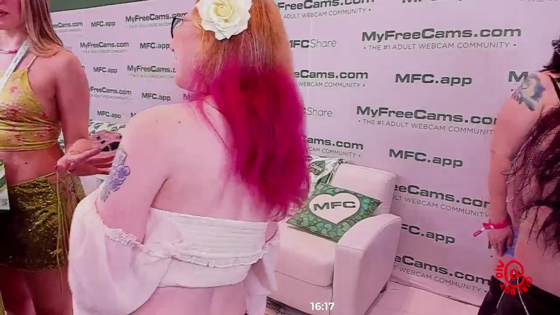 Gallery image thumbnail from girlbotDiv's myfreecams stream on, 01/22/2026, 23:16 image 14 of 20