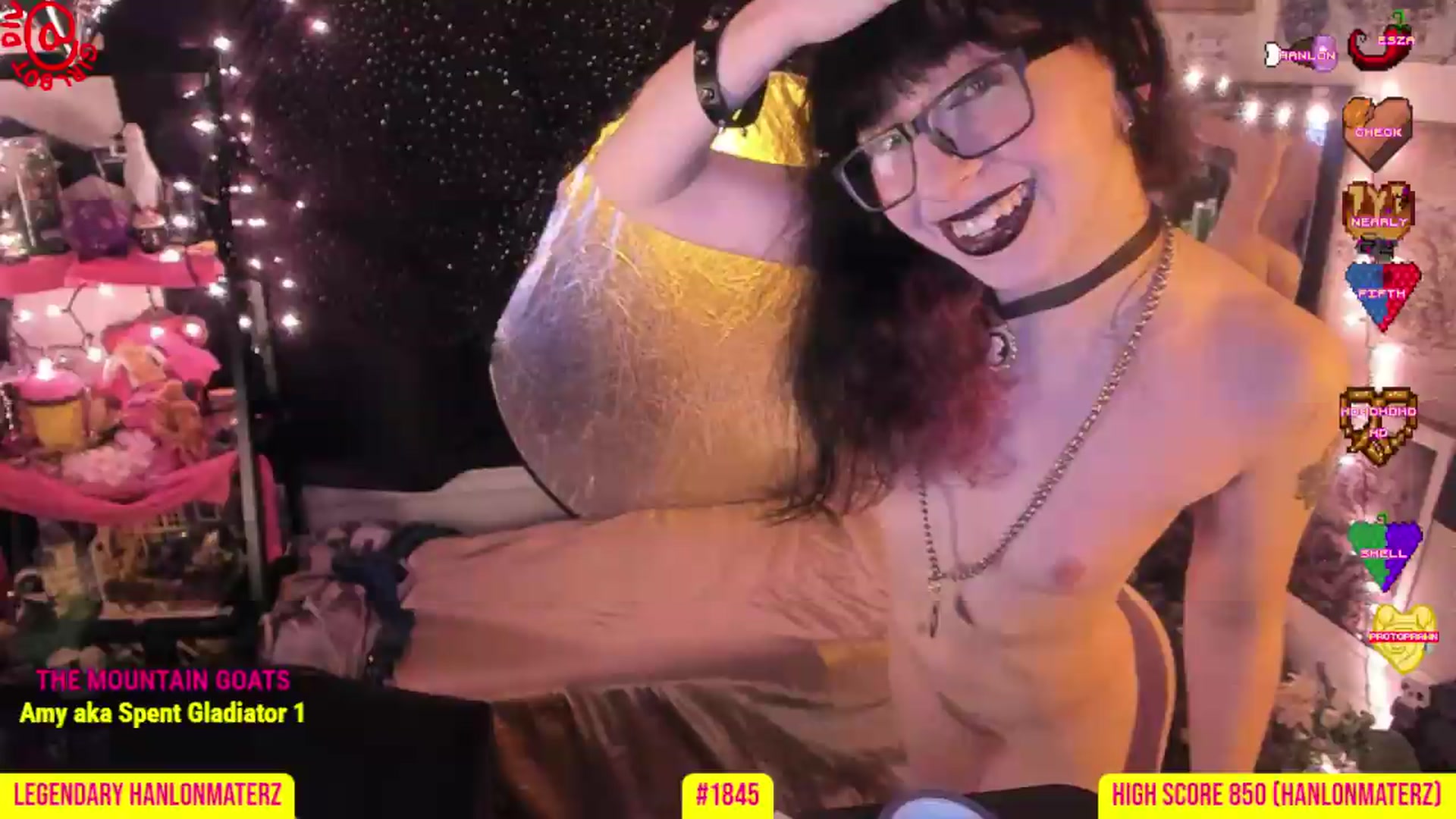 Gallery image thumbnail from girlbotDiv's myfreecams stream on, 05/31/2026, 01:14 image 17 of 20