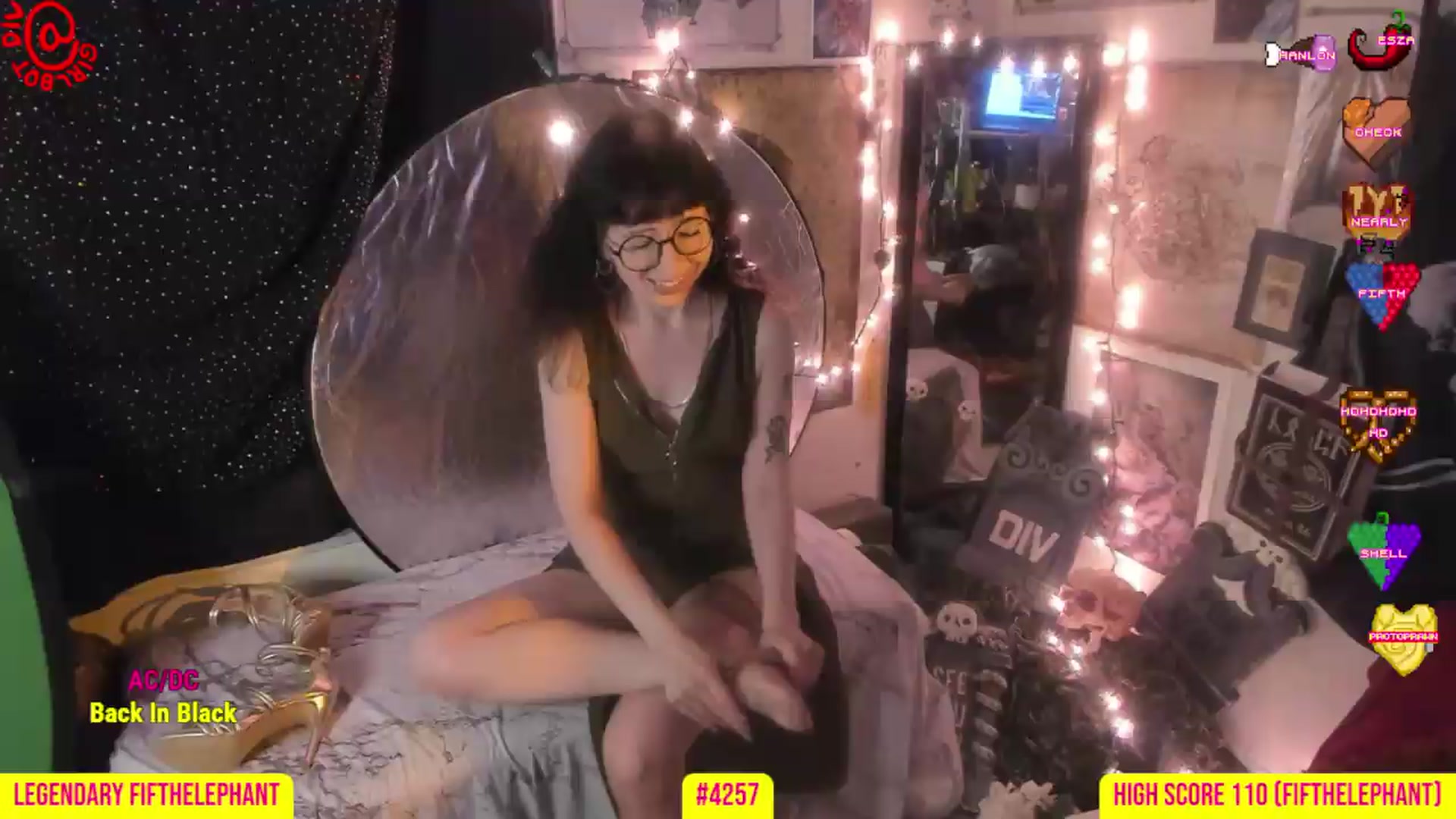 Gallery image thumbnail from girlbotDiv's myfreecams stream on, 08/06/2026, 03:01 image 3 of 20