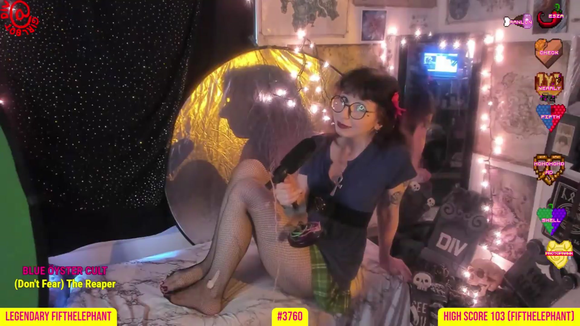 Gallery image thumbnail from girlbotDiv's myfreecams stream on, 08/06/2026, 21:11 image 9 of 20