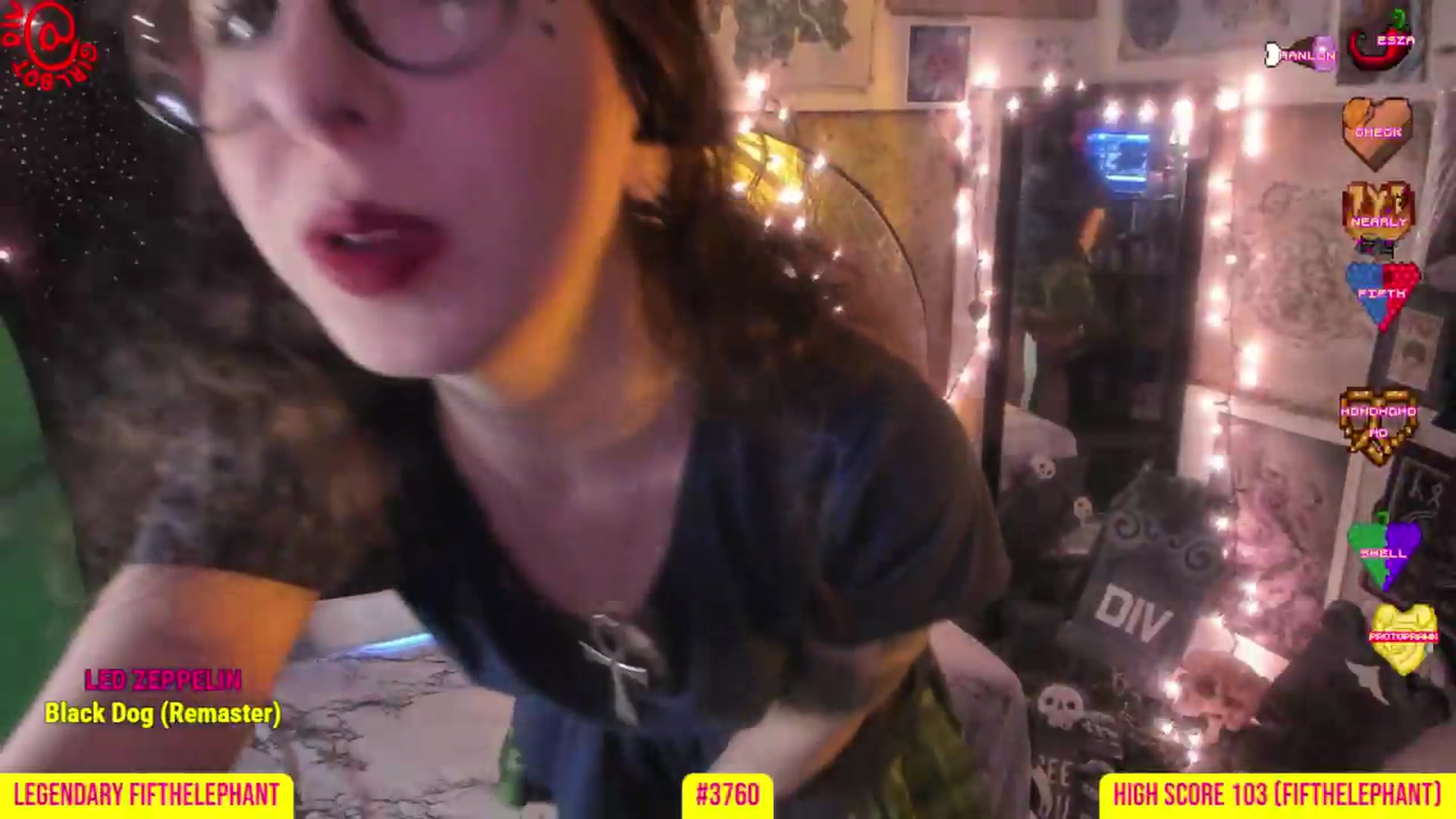 Gallery image thumbnail from girlbotDiv's myfreecams stream on, 08/06/2026, 21:11 image 11 of 20