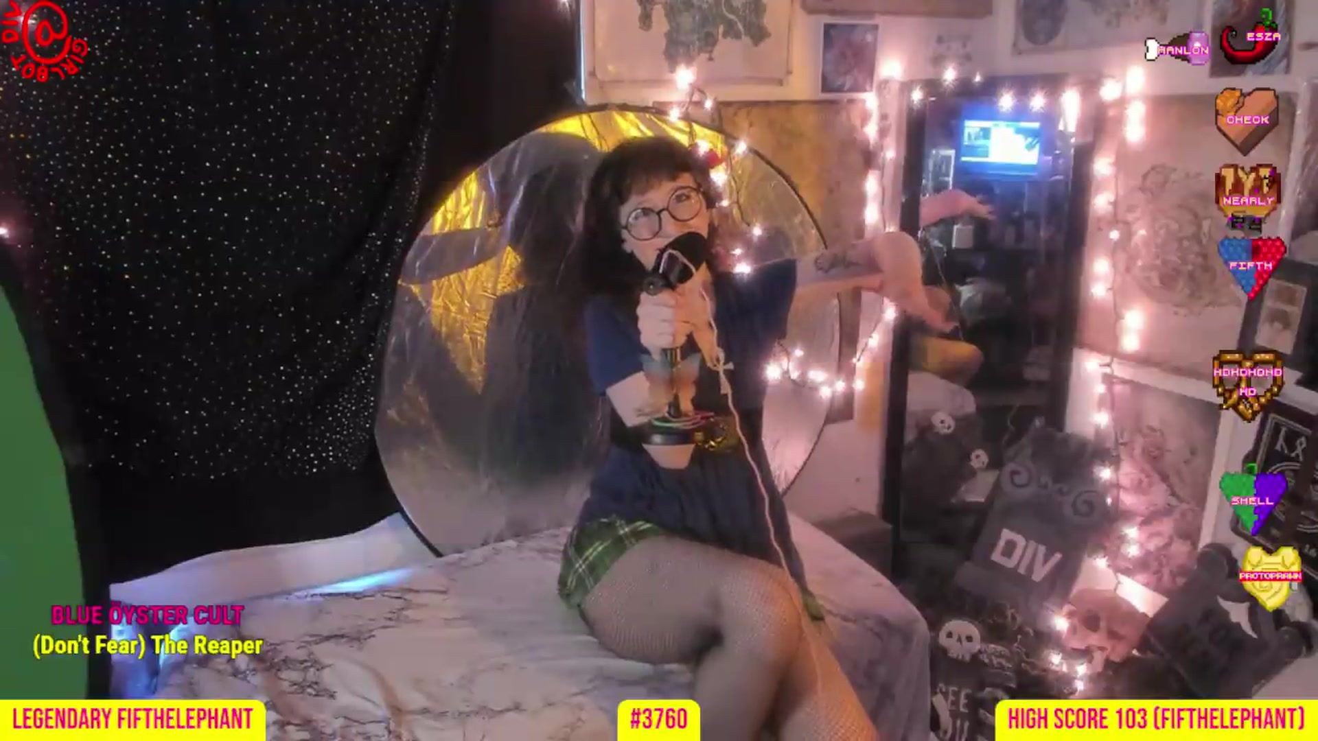 Gallery image thumbnail from girlbotDiv's myfreecams stream on, 08/06/2026, 21:11 image 8 of 20