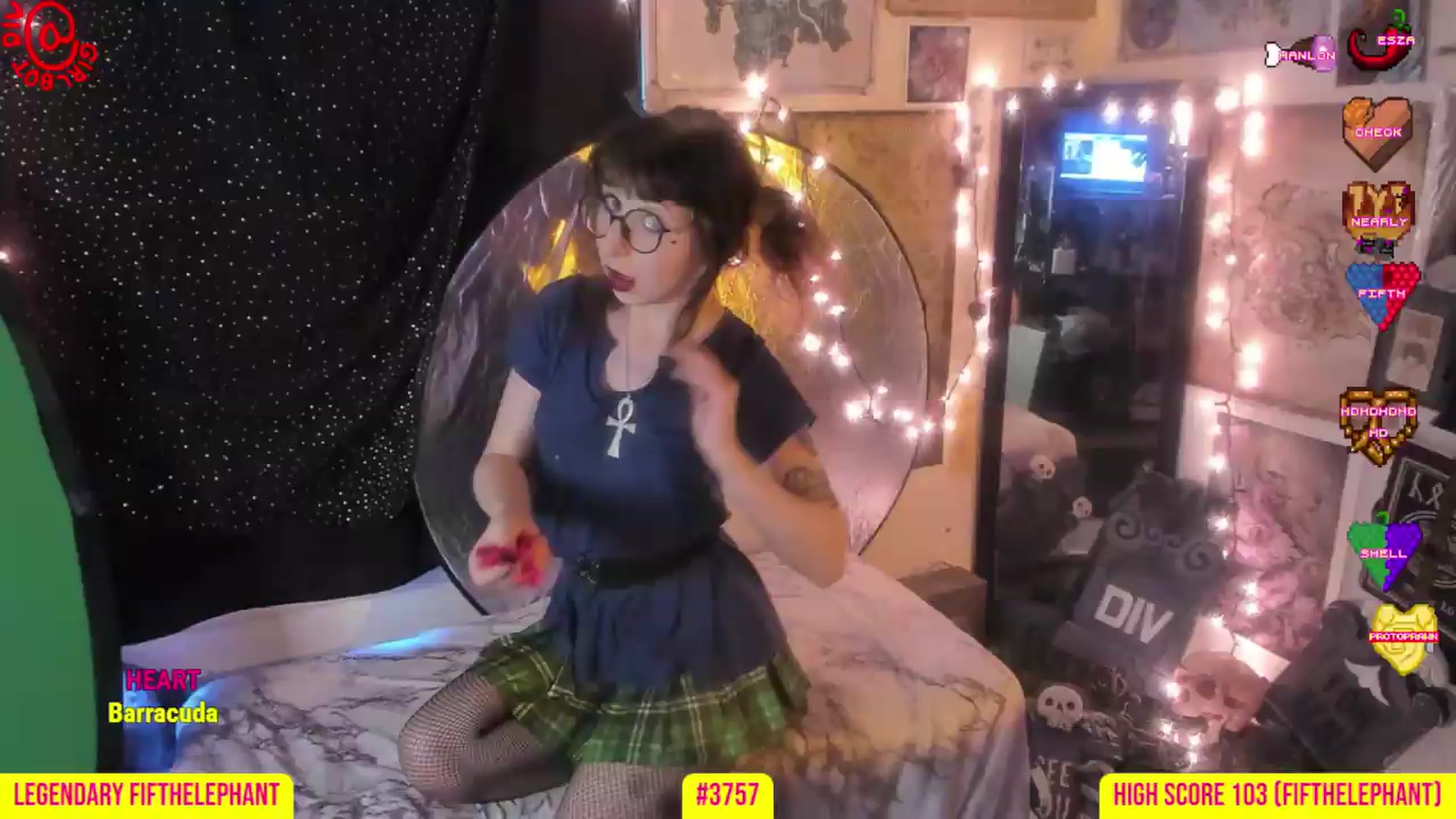 Gallery image thumbnail from girlbotDiv's myfreecams stream on, 08/06/2026, 21:11 image 4 of 20
