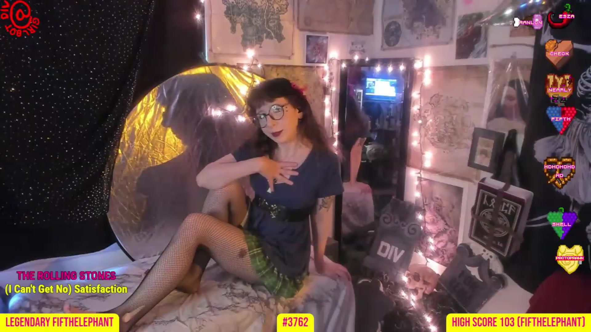 Gallery image thumbnail from girlbotDiv's myfreecams stream on, 08/06/2026, 21:11 image 18 of 20