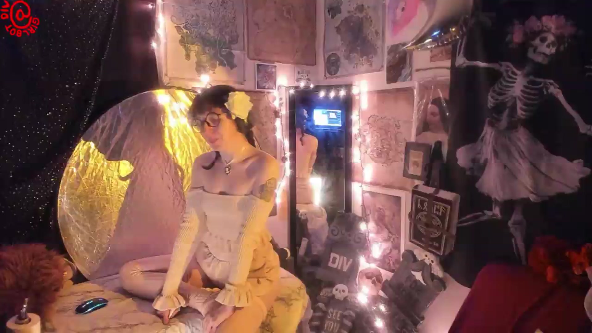 Gallery image thumbnail from girlbotDiv's myfreecams stream on, 08/13/2026, 01:30 image 20 of 20