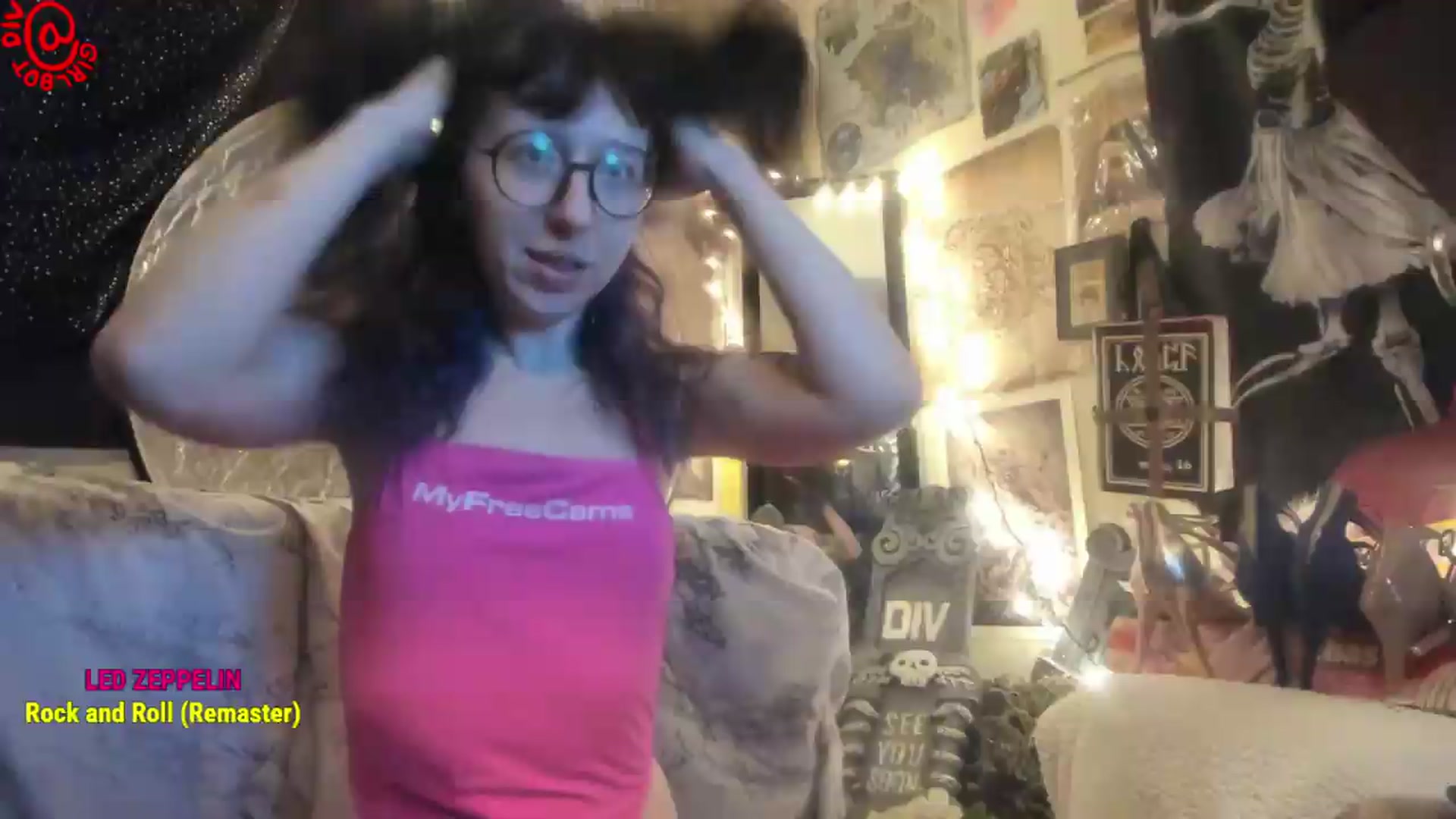 Gallery image thumbnail from girlbotDiv's myfreecams stream on, 08/16/2026, 04:38 image 10 of 20