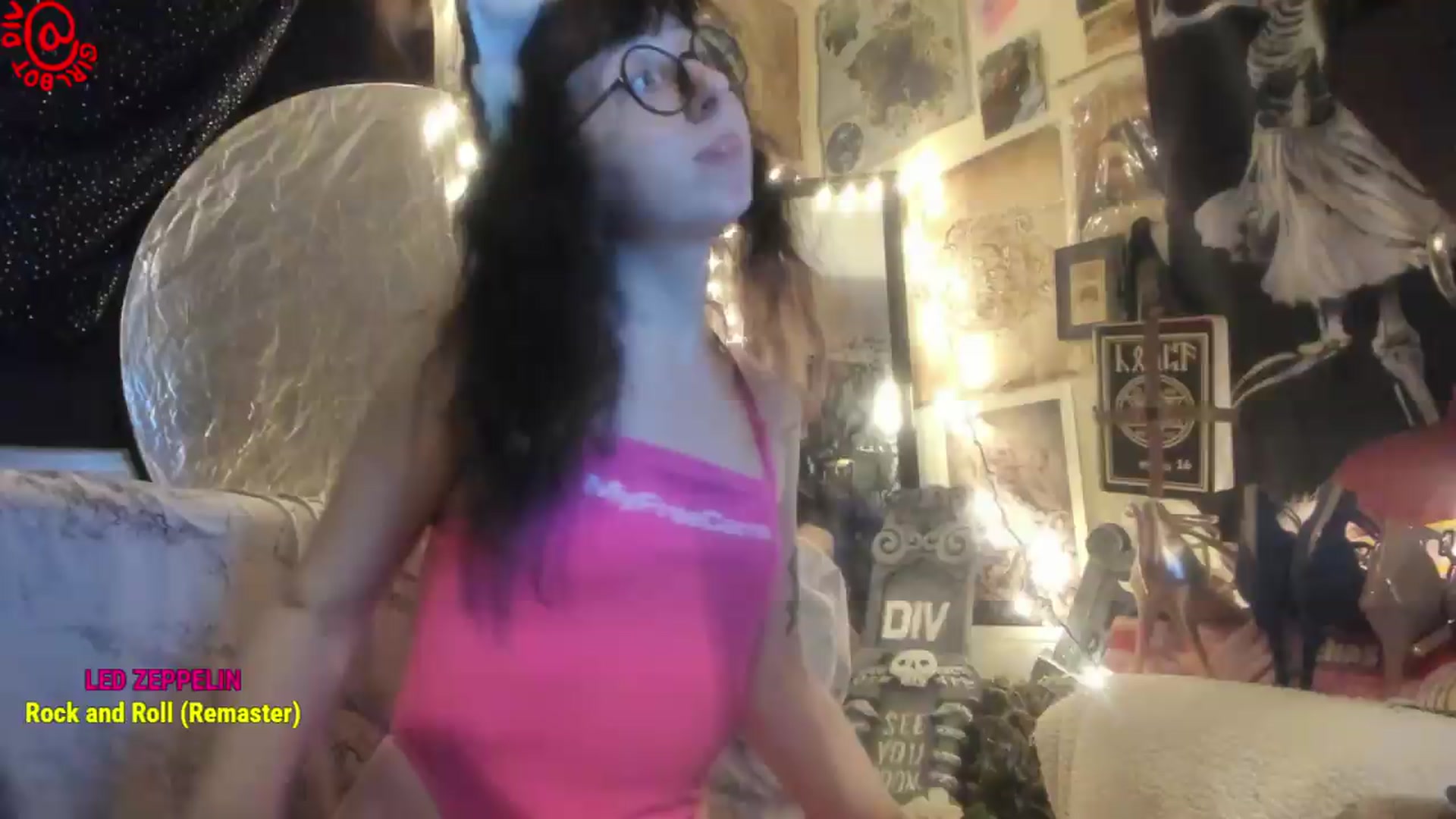 Gallery image thumbnail from girlbotDiv's myfreecams stream on, 08/16/2026, 04:38 image 11 of 20