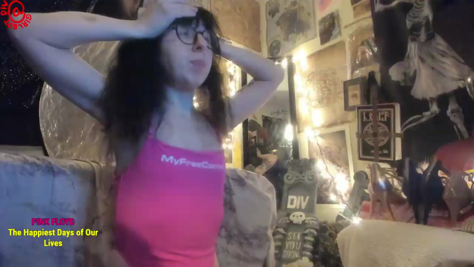 Gallery image thumbnail from girlbotDiv's myfreecams stream on, 08/16/2026, 04:38 image 16 of 20
