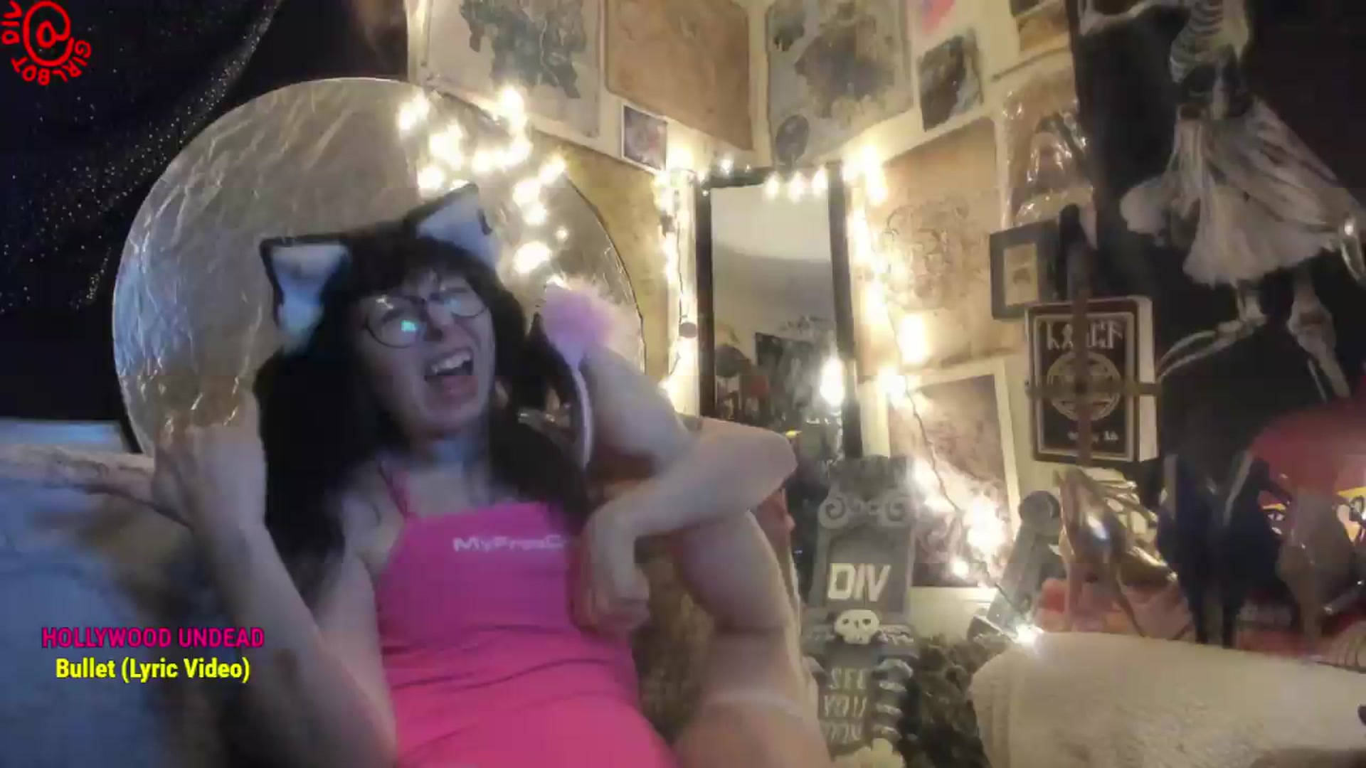 Gallery image thumbnail from girlbotDiv's myfreecams stream on, 08/16/2026, 04:38 image 8 of 20