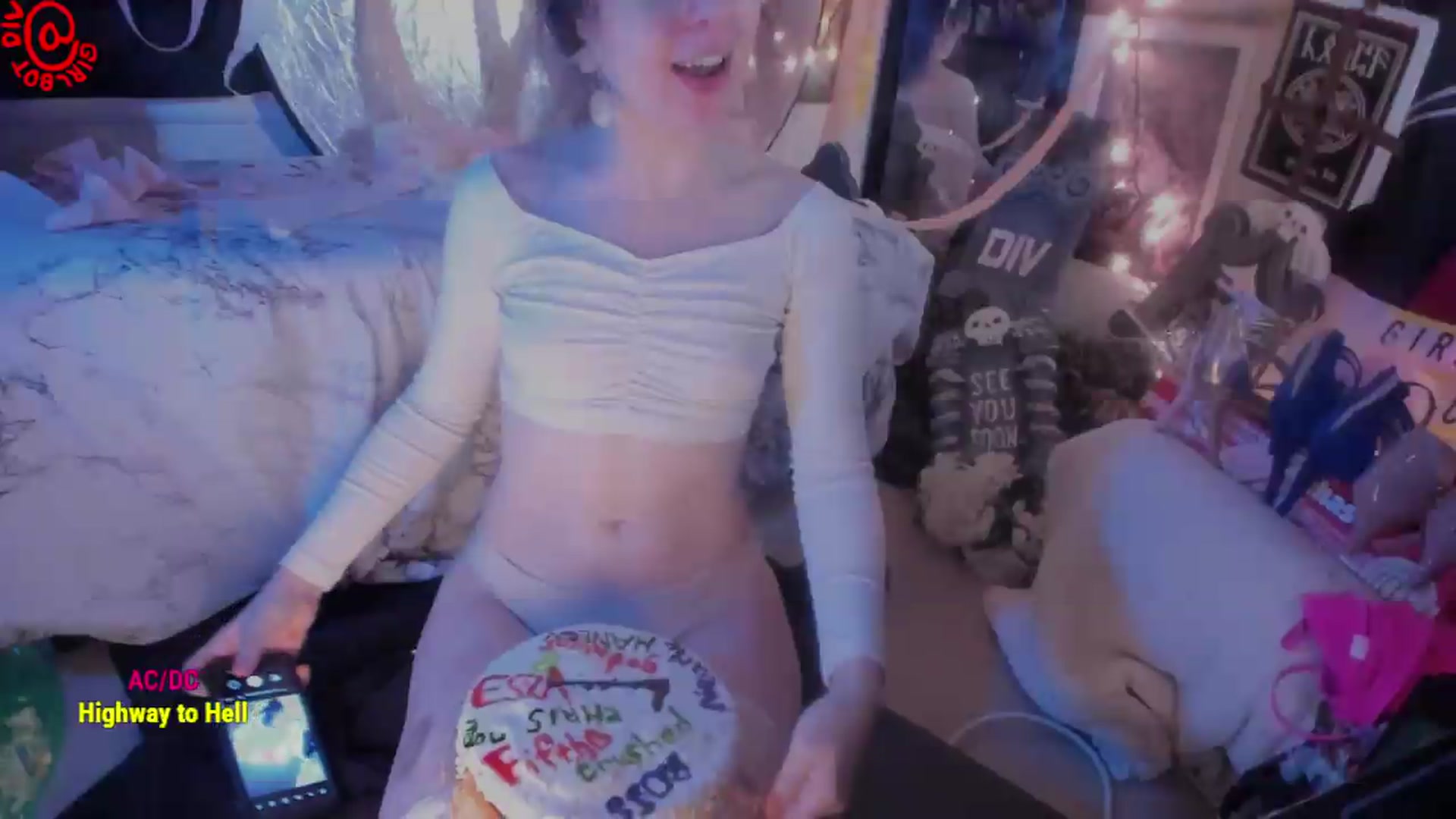 Gallery image thumbnail from girlbotDiv's myfreecams stream on, 08/17/2026, 02:28 image 10 of 20