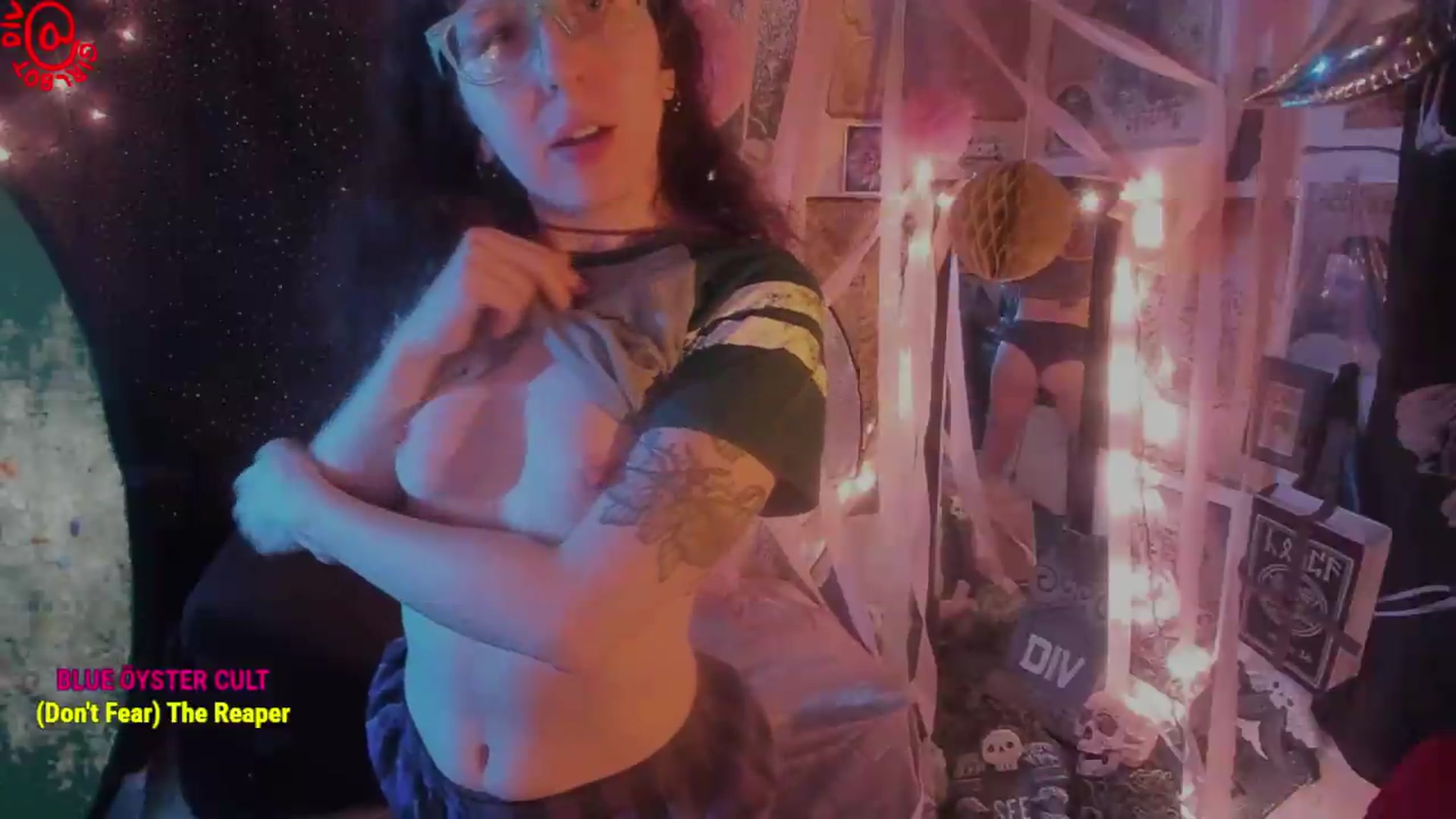 Gallery image thumbnail from girlbotDiv's myfreecams stream on, 08/20/2026, 02:53 image 6 of 20