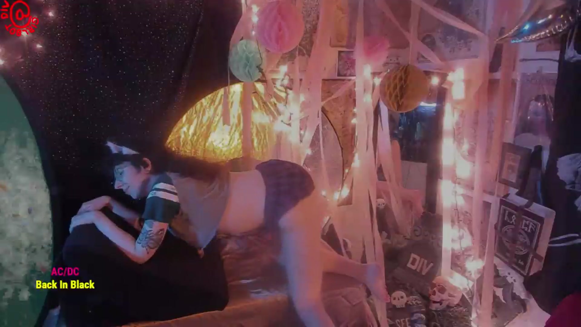 Gallery image thumbnail from girlbotDiv's myfreecams stream on, 08/20/2026, 02:53 image 10 of 20