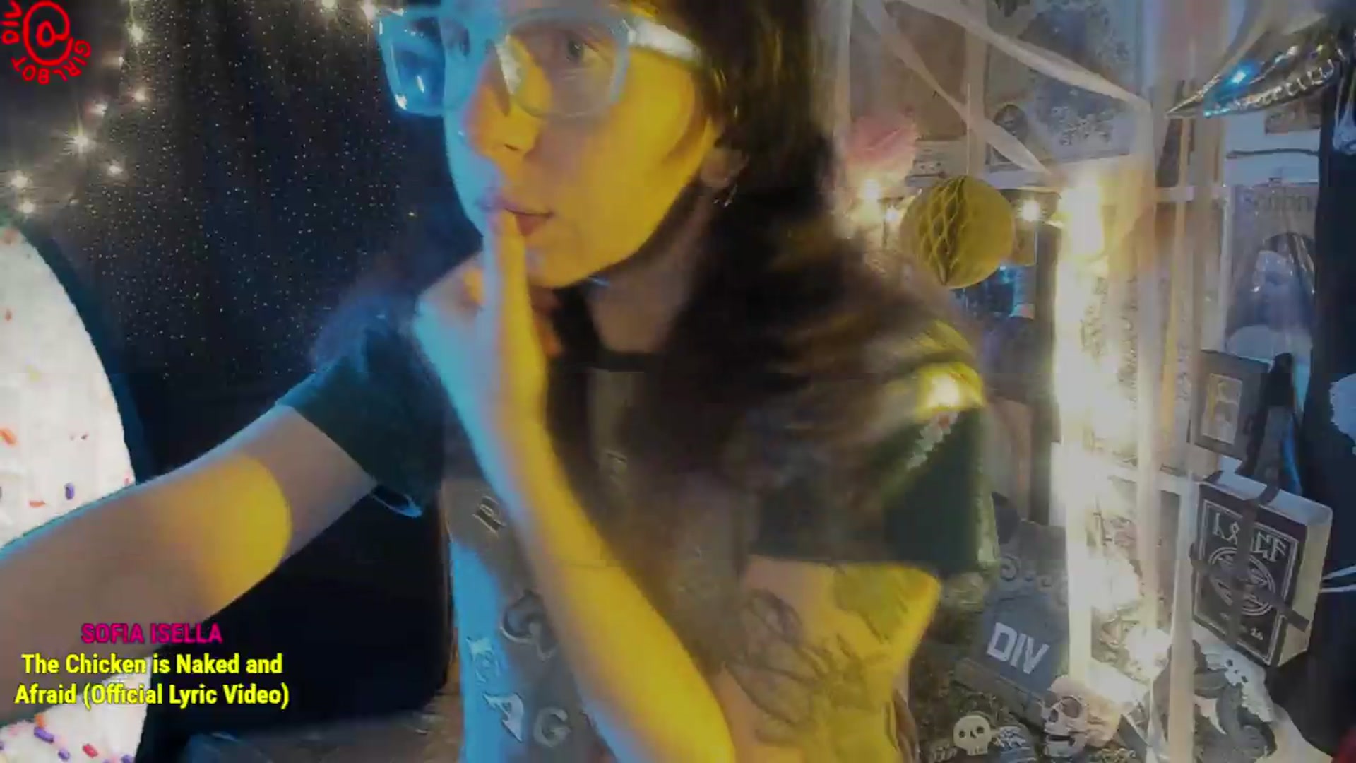 Gallery image thumbnail from girlbotDiv's myfreecams stream on, 08/20/2026, 02:53 image 3 of 20