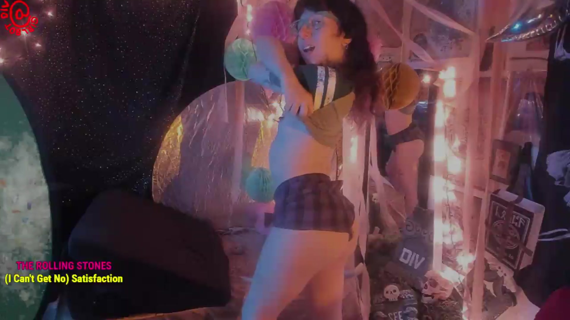 Gallery image thumbnail from girlbotDiv's myfreecams stream on, 08/20/2026, 02:53 image 8 of 20