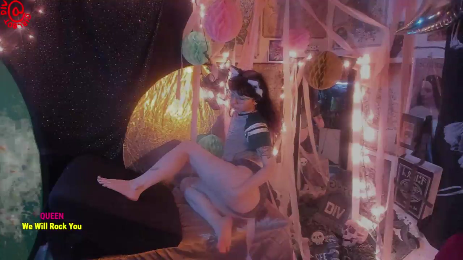 Gallery image thumbnail from girlbotDiv's myfreecams stream on, 08/20/2026, 02:53 image 11 of 20