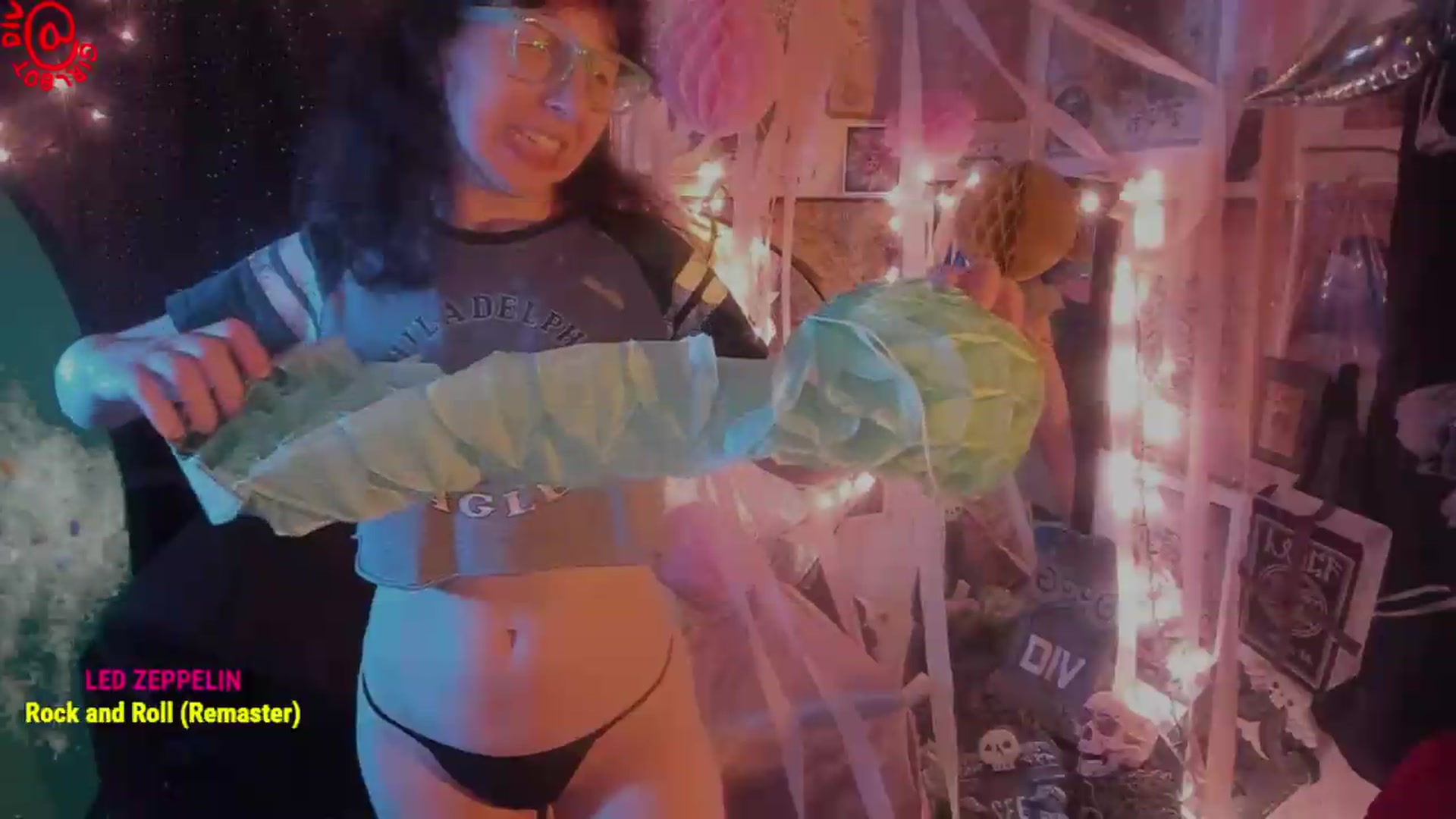 Gallery image thumbnail from girlbotDiv's myfreecams stream on, 08/20/2026, 02:53 image 14 of 20