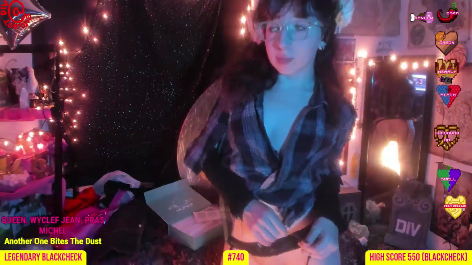 Gallery image thumbnail from girlbotDiv's myfreecams stream on, 09/10/2026, 03:12 image 14 of 20