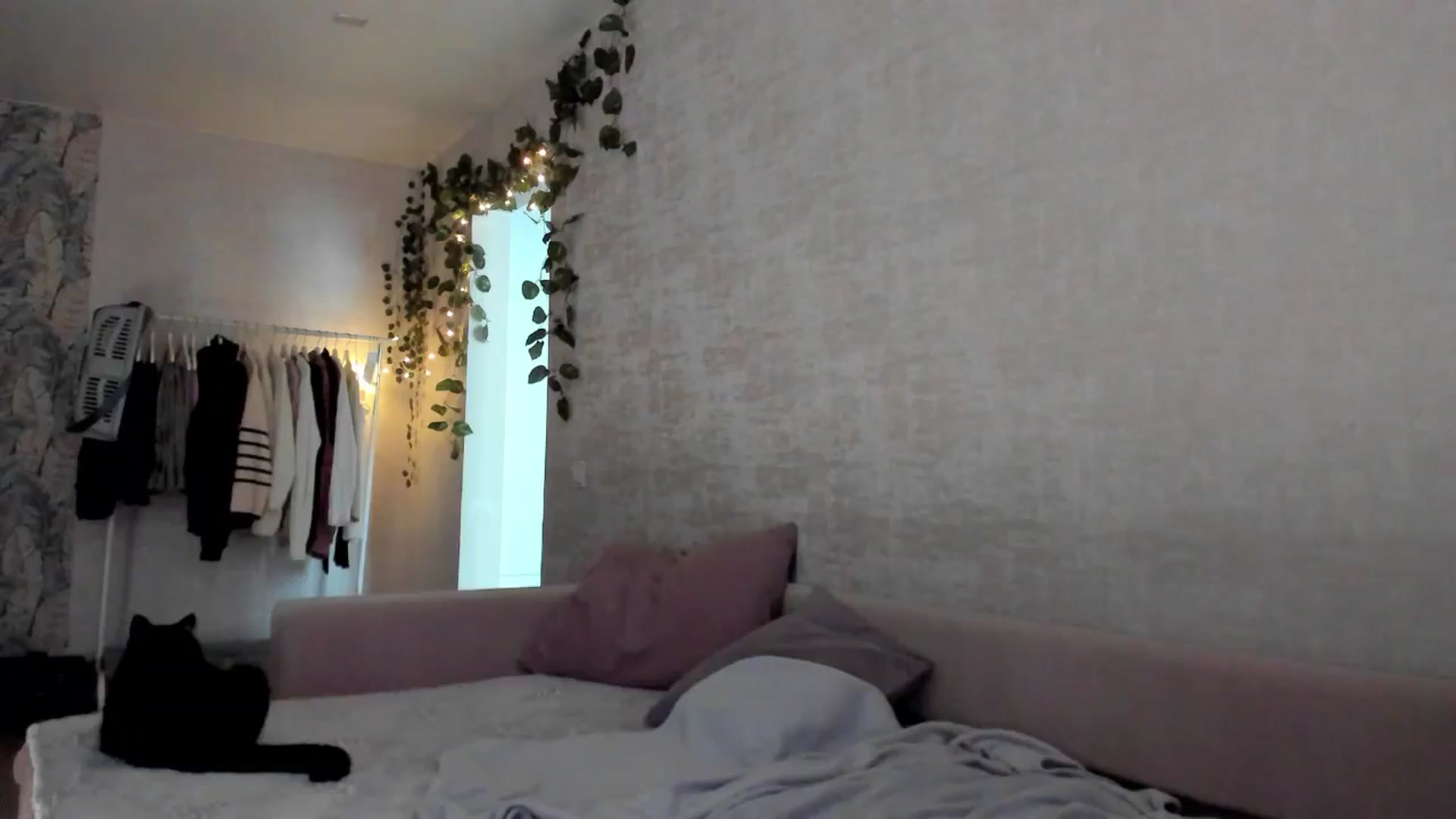Gallery image thumbnail from girlyAlicey's myfreecams stream on, 06/03/2024, 05:04 image 9 of 20