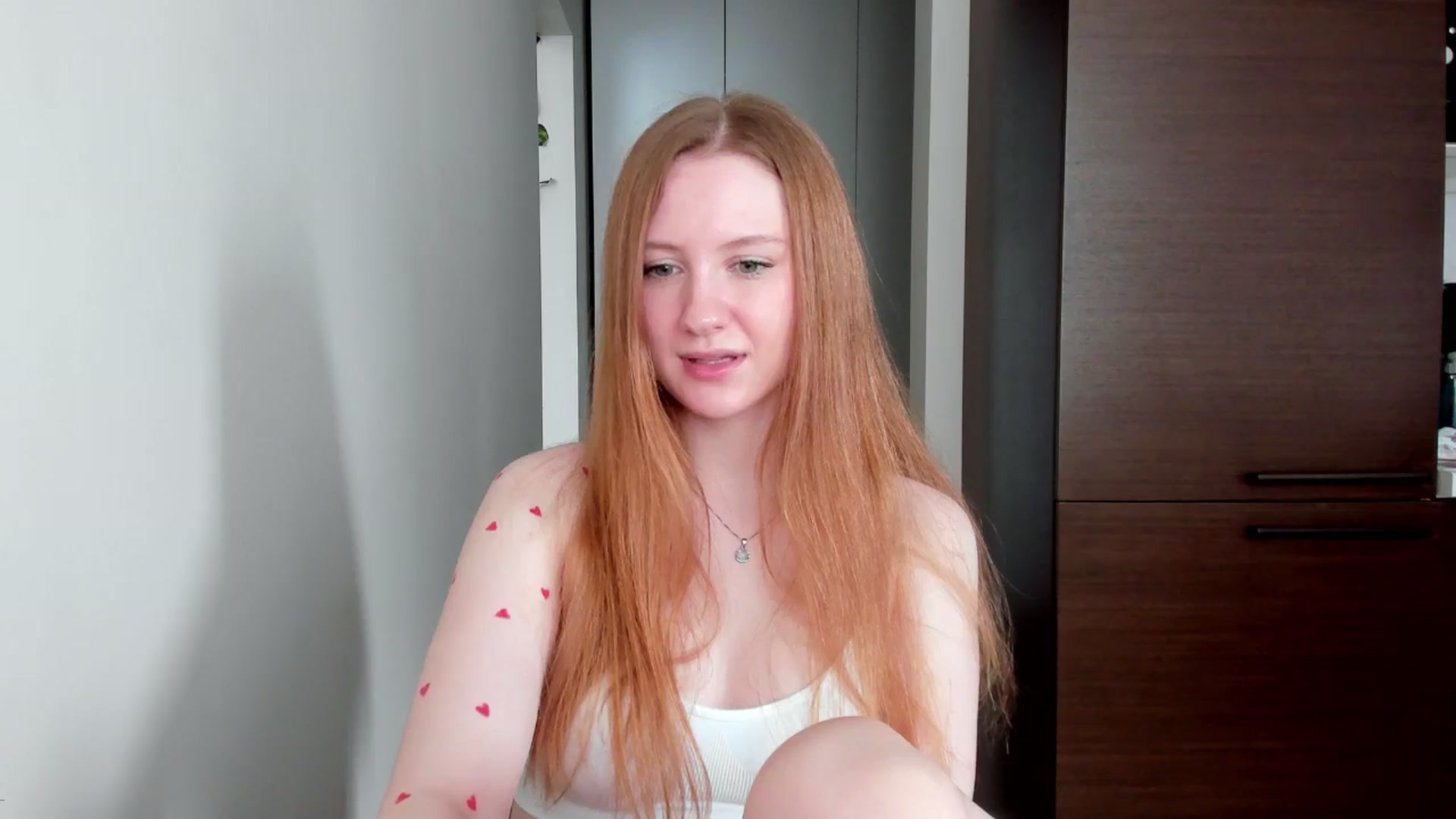 Gallery image thumbnail from girlyAlicey's myfreecams stream on, 06/12/2024, 03:32 image 18 of 20