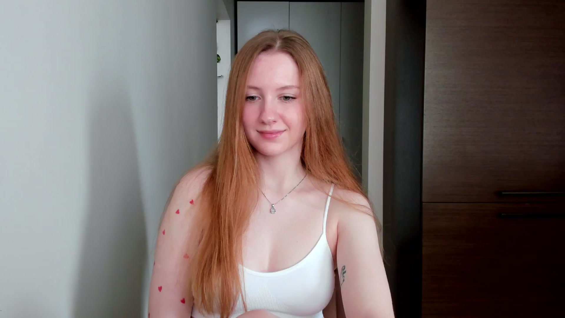 Gallery image thumbnail from girlyAlicey's myfreecams stream on, 06/12/2024, 03:32 image 6 of 20