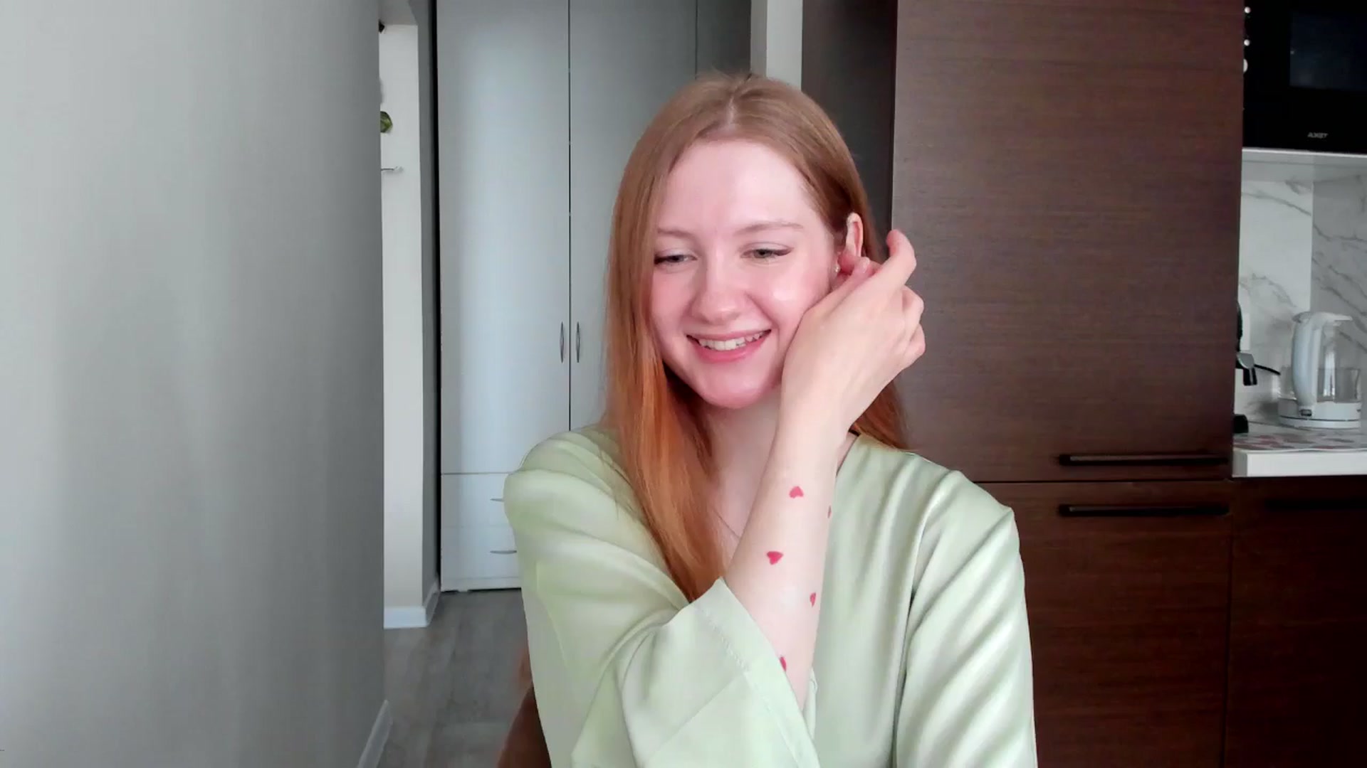 Gallery image thumbnail from girlyAlicey's myfreecams stream on, 07/01/2024, 03:43 image 6 of 20