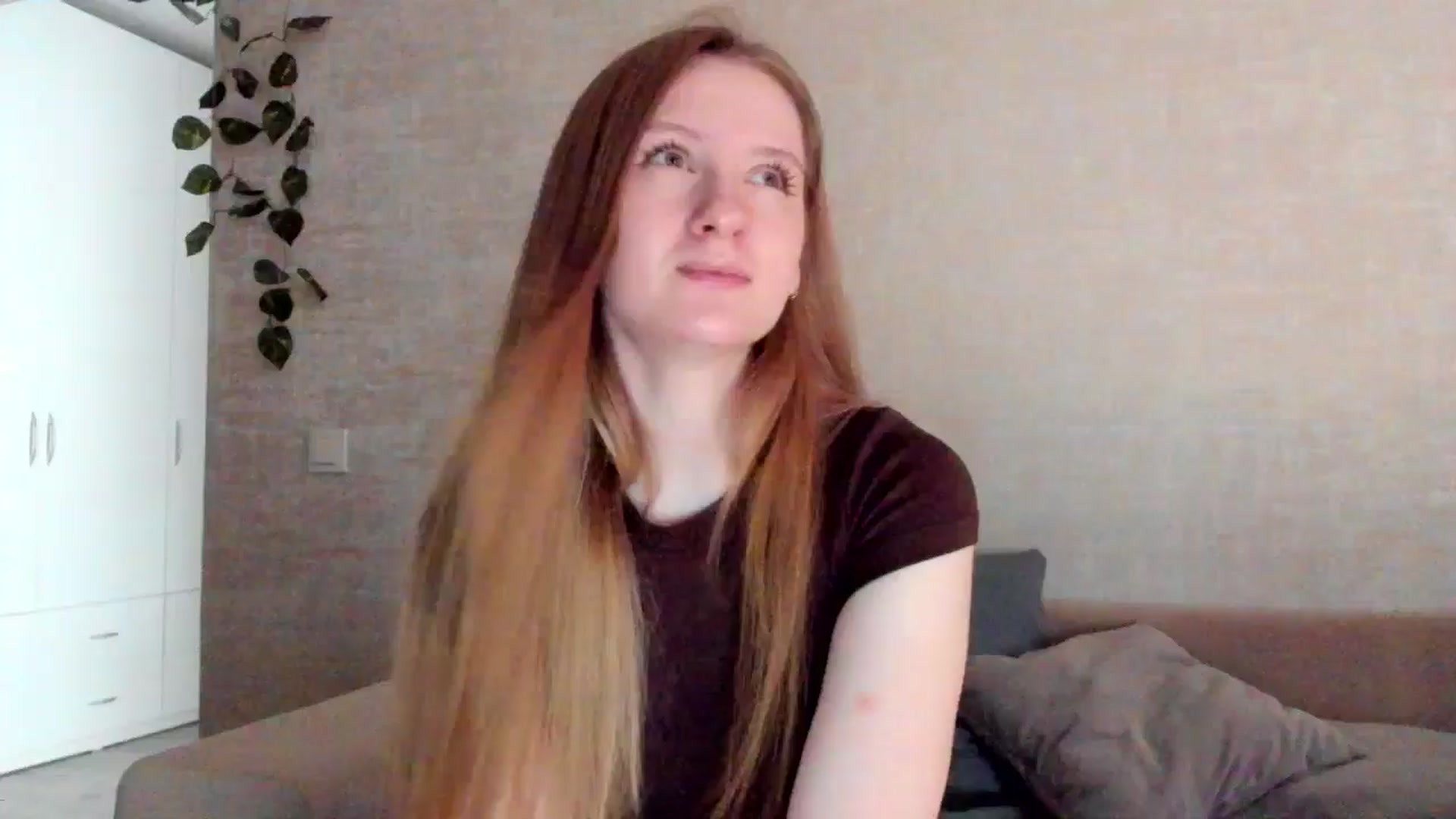 Gallery image thumbnail from girlyAlicey's myfreecams stream on, 07/28/2024, 05:56 image 10 of 20