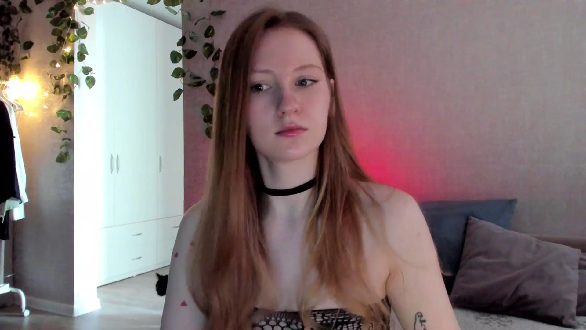 Gallery image thumbnail from girlyAlicey's myfreecams stream on, 10/14/2024, 05:20 image 4 of 20