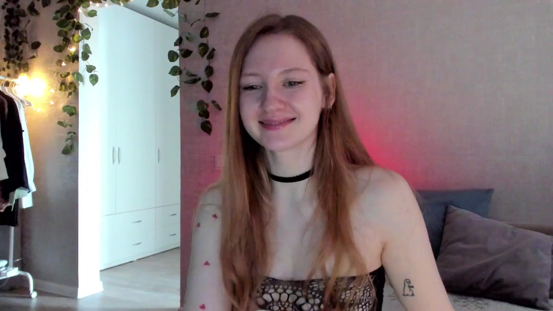 Gallery image thumbnail from girlyAlicey's myfreecams stream on, 10/14/2024, 05:20 image 6 of 20
