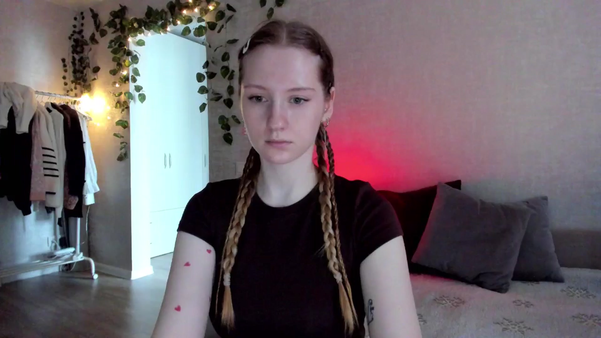 Gallery image thumbnail from girlyAlicey's myfreecams stream on, 11/14/2024, 05:08 image 13 of 20