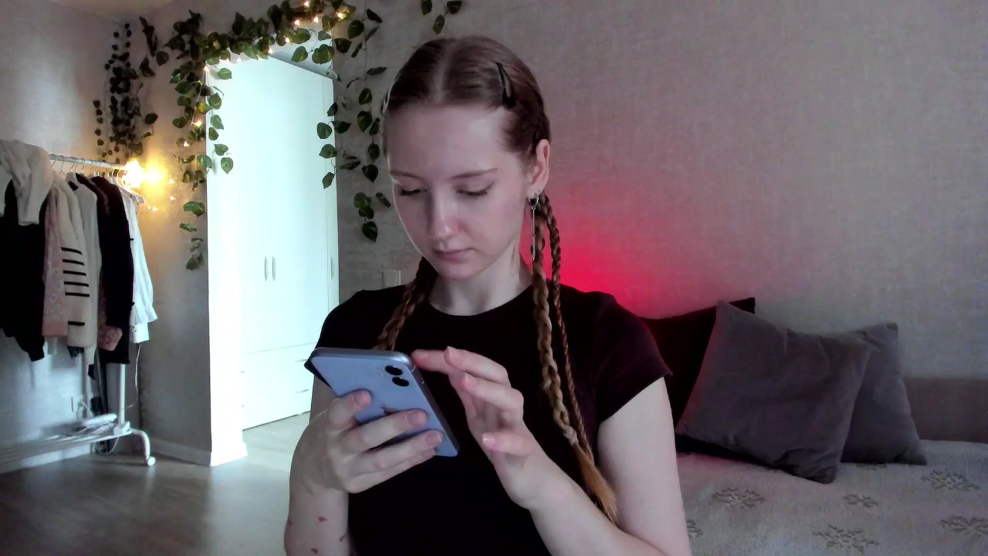 Gallery image thumbnail from girlyAlicey's myfreecams stream on, 11/14/2024, 05:08 image 19 of 20