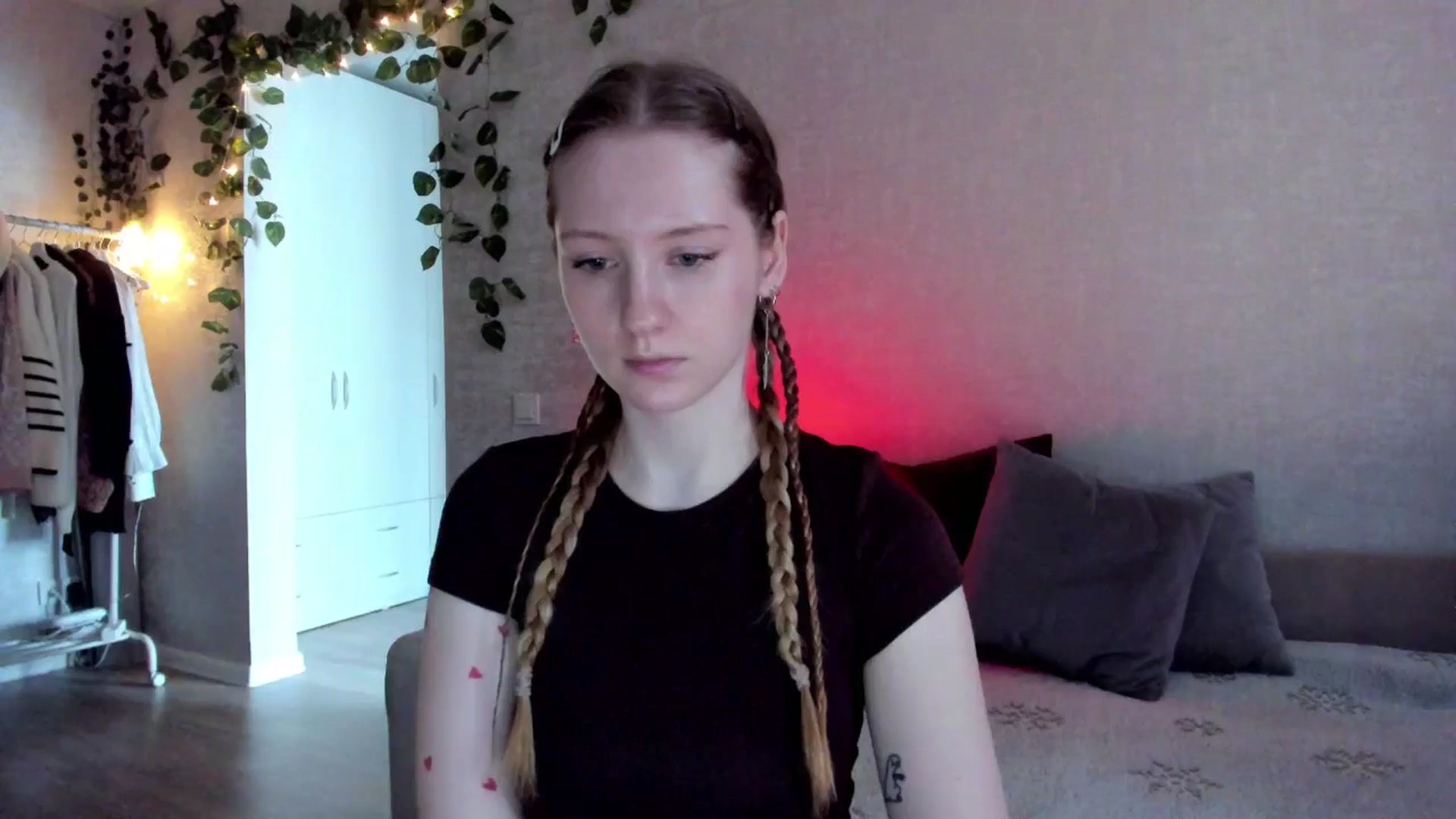 Gallery image thumbnail from girlyAlicey's myfreecams stream on, 11/14/2024, 05:08 image 2 of 20