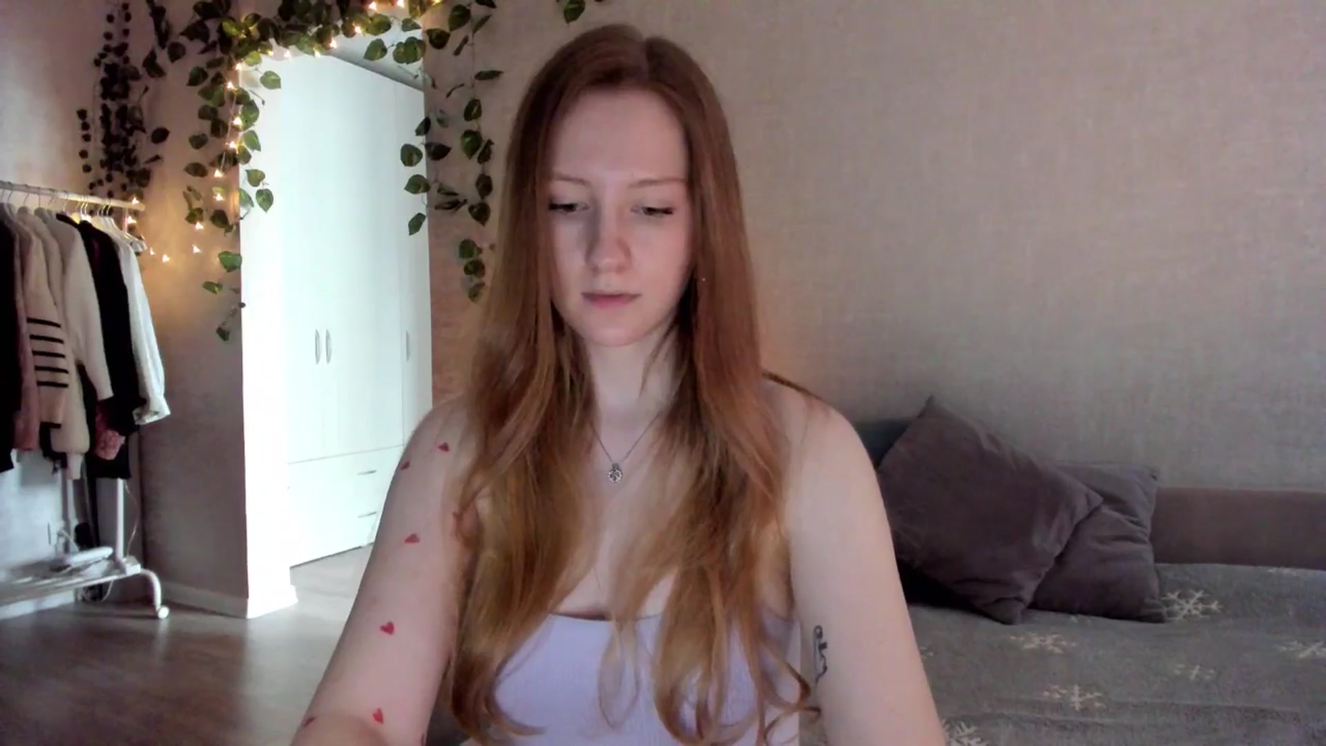Gallery image thumbnail from girlyAlicey's myfreecams stream on, 11/18/2024, 05:09 image 14 of 20