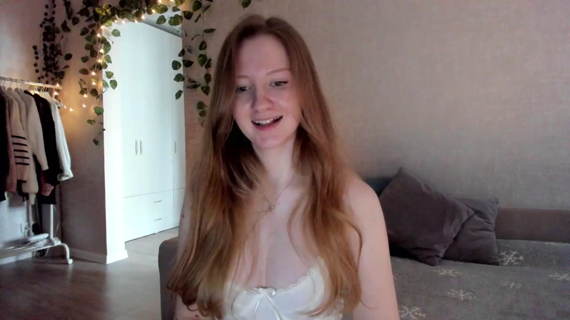Gallery image thumbnail from girlyAlicey's myfreecams stream on, 11/18/2024, 05:09 image 12 of 20