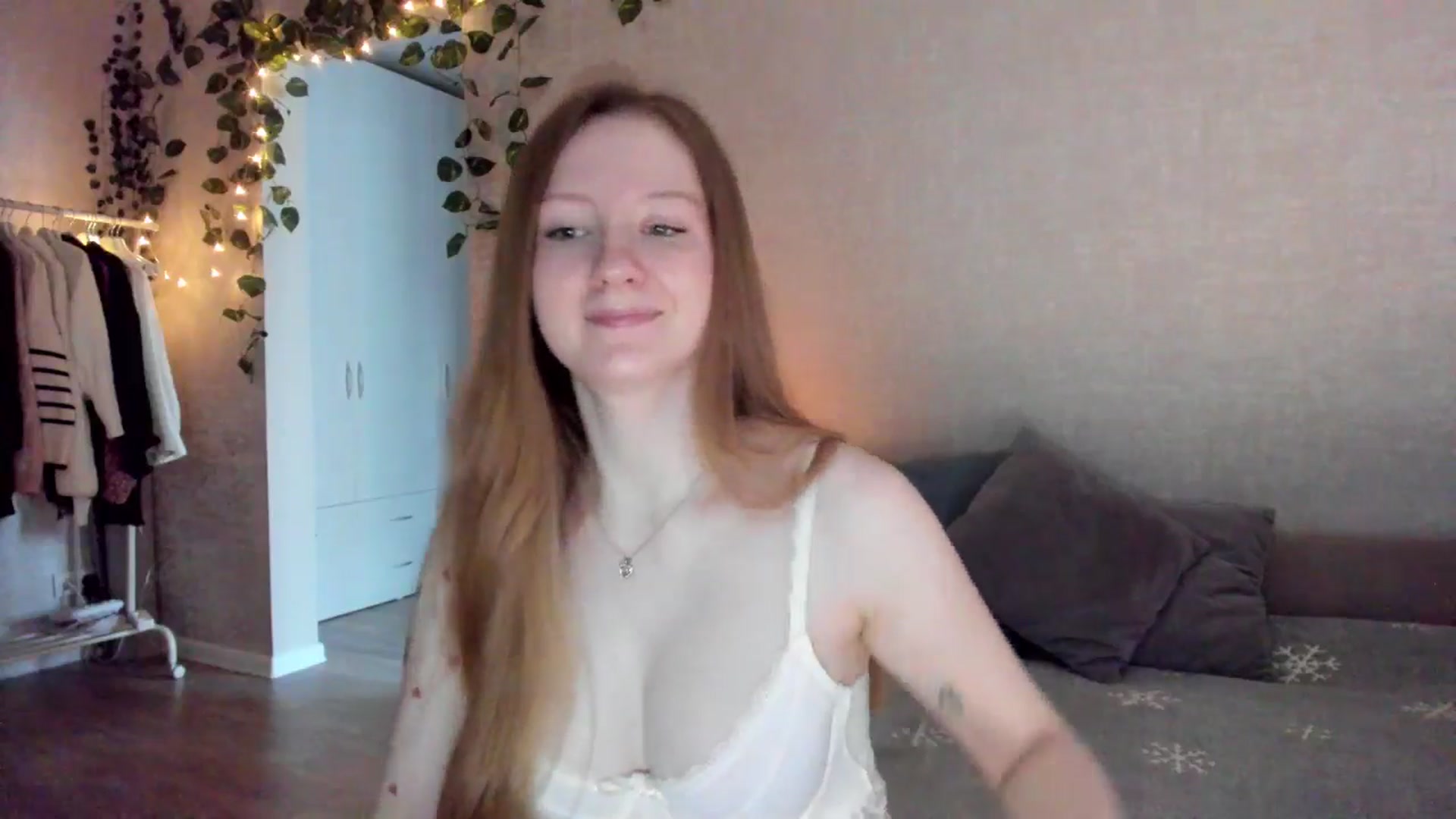 Gallery image thumbnail from girlyAlicey's myfreecams stream on, 11/18/2024, 05:09 image 2 of 20