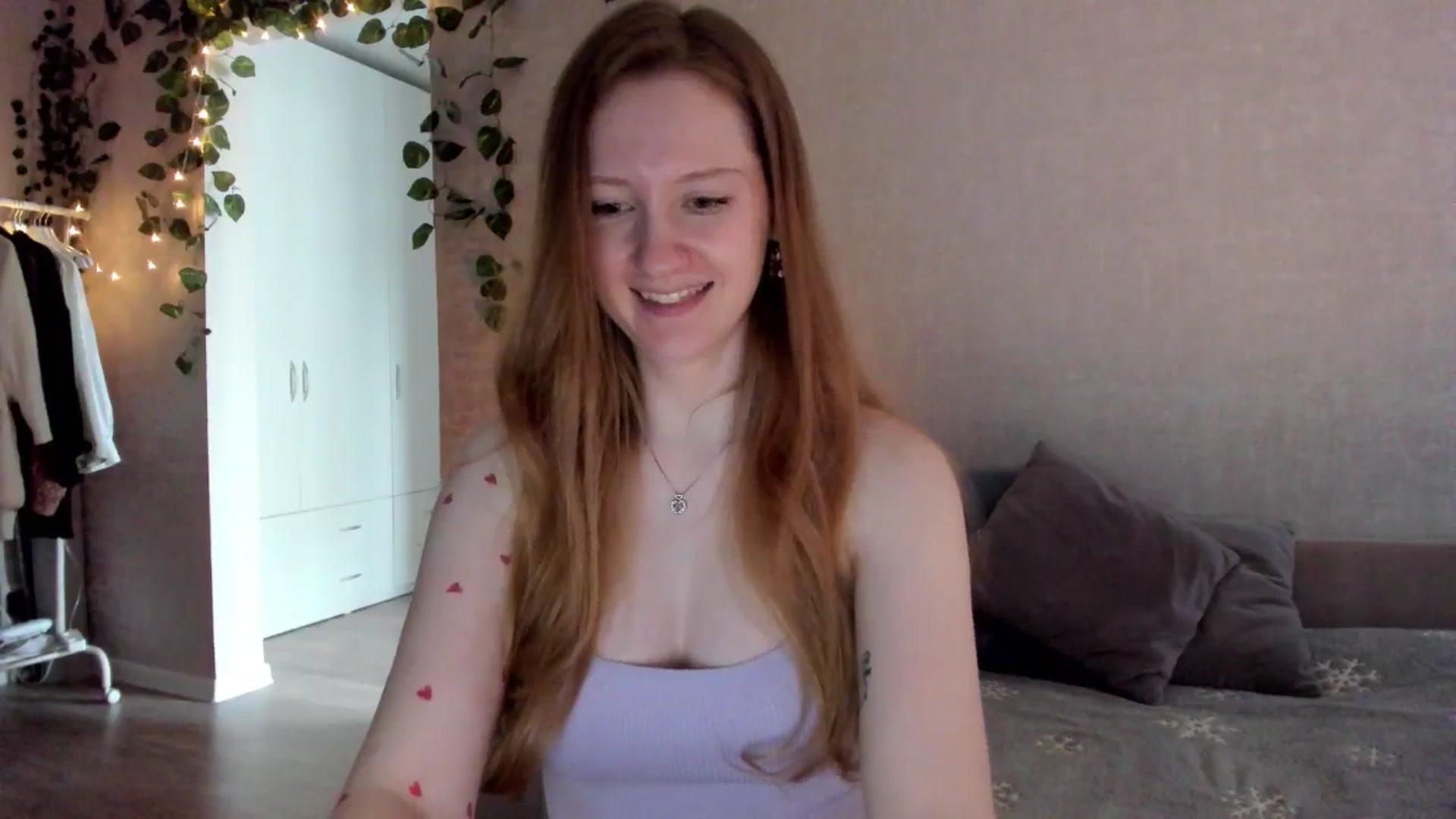 Gallery image thumbnail from girlyAlicey's myfreecams stream on, 11/18/2024, 05:09 image 18 of 20