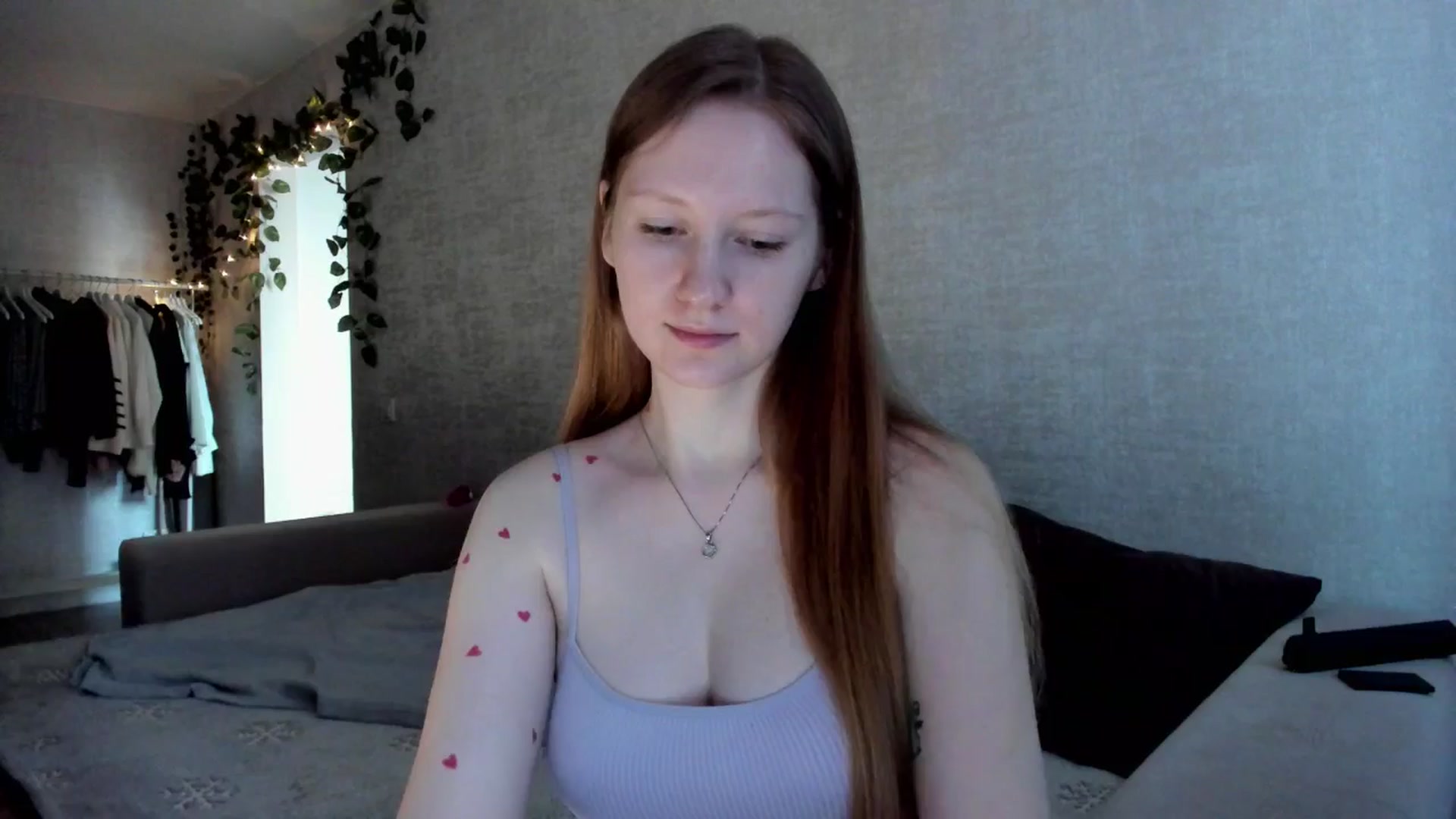 Gallery image thumbnail from girlyAlicey's myfreecams stream on, 11/25/2024, 04:42 image 3 of 20