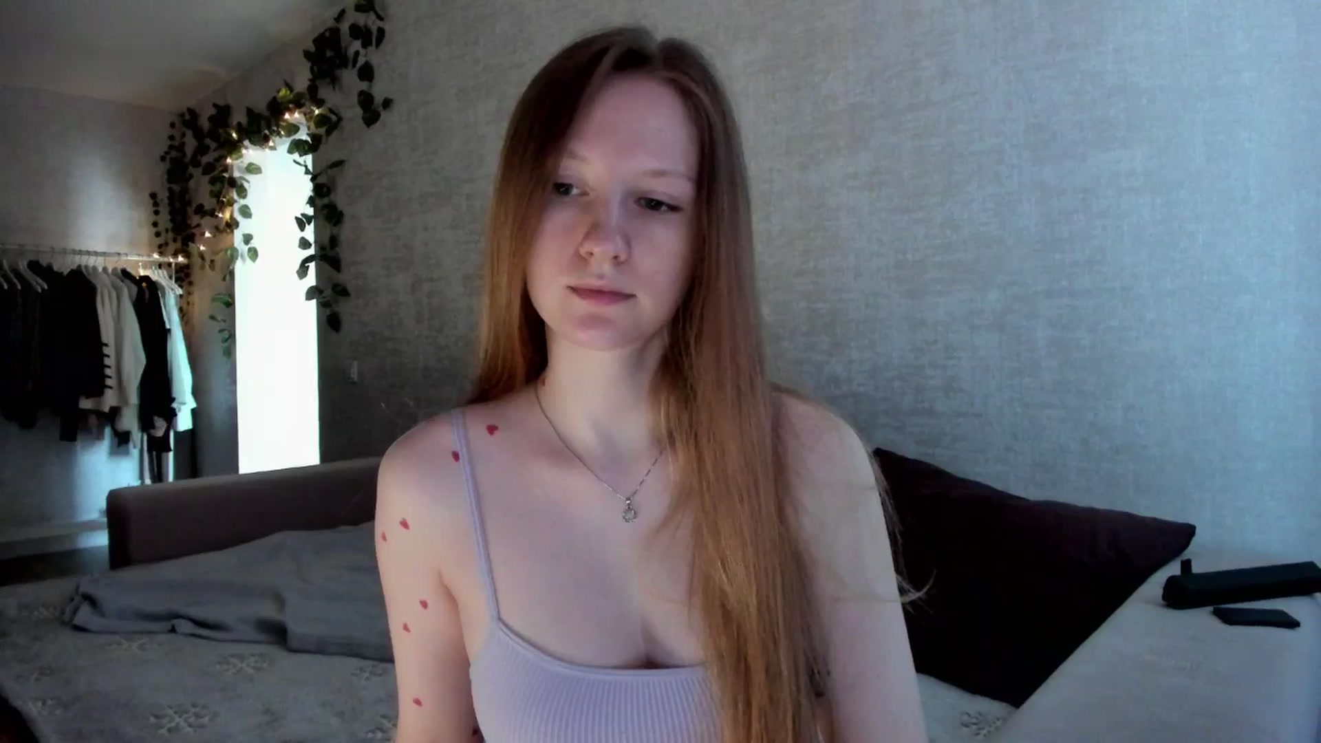 Gallery image thumbnail from girlyAlicey's myfreecams stream on, 11/25/2024, 04:42 image 16 of 20