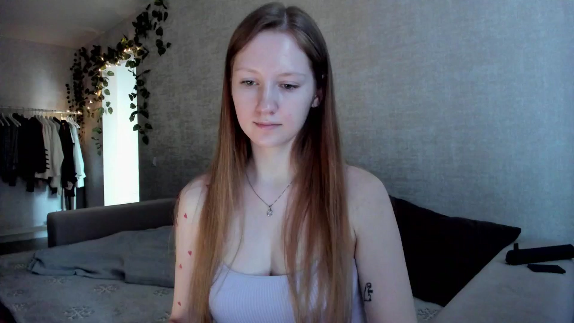Gallery image thumbnail from girlyAlicey's myfreecams stream on, 11/25/2024, 04:42 image 2 of 20