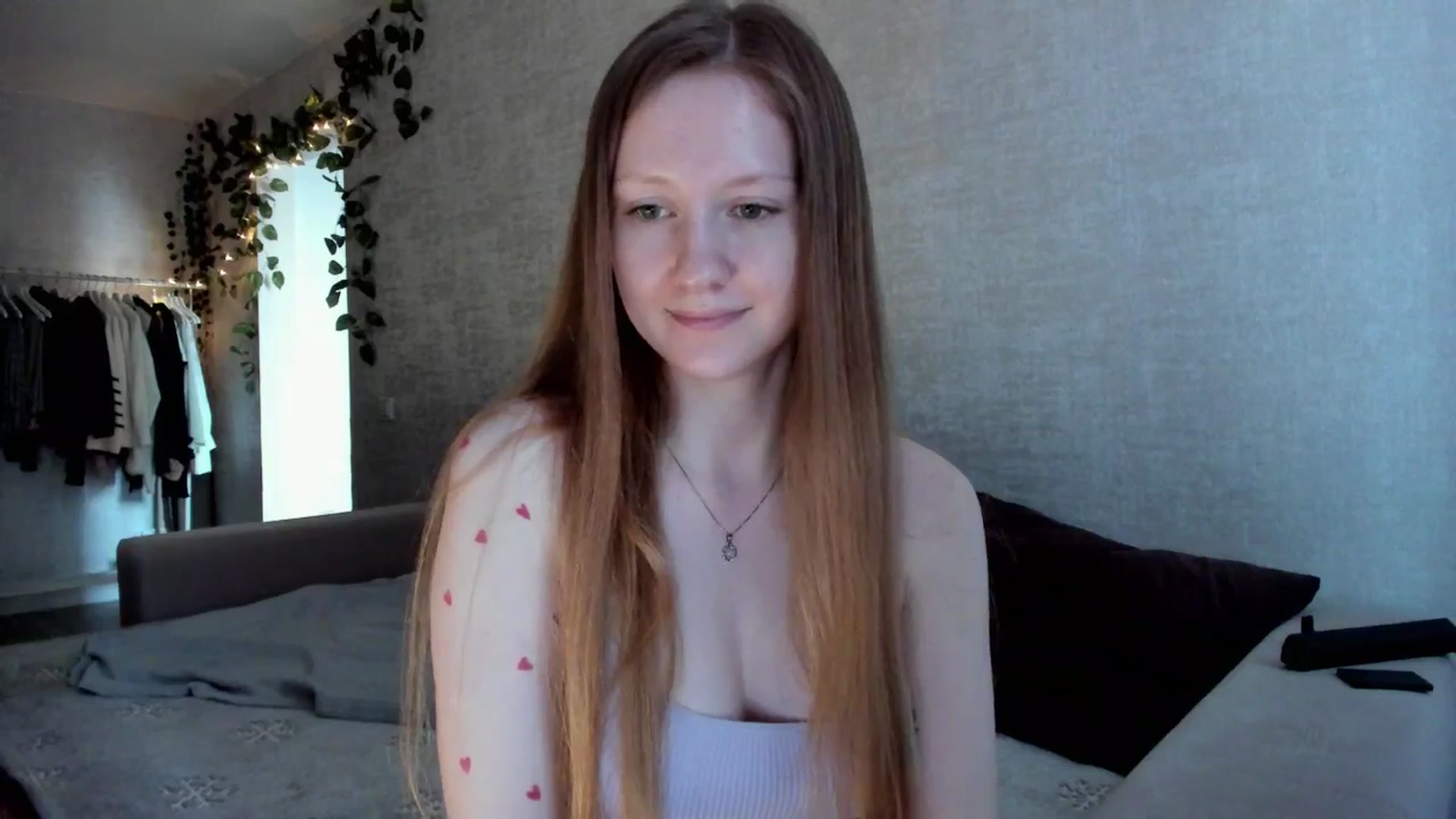 Gallery image thumbnail from girlyAlicey's myfreecams stream on, 11/25/2024, 04:42 image 7 of 20