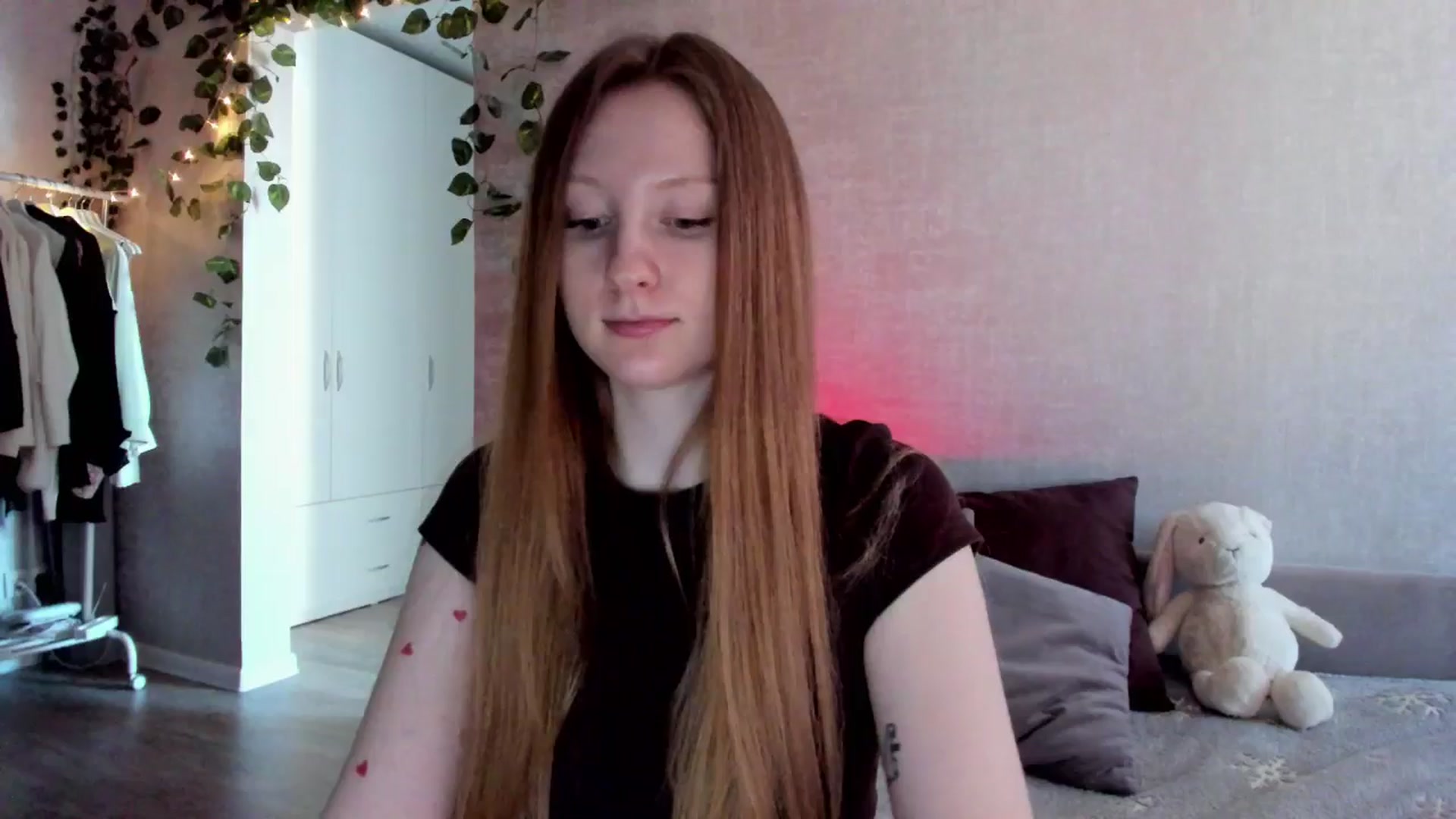Gallery image thumbnail from girlyAlicey's myfreecams stream on, 11/27/2024, 07:11 image 20 of 20