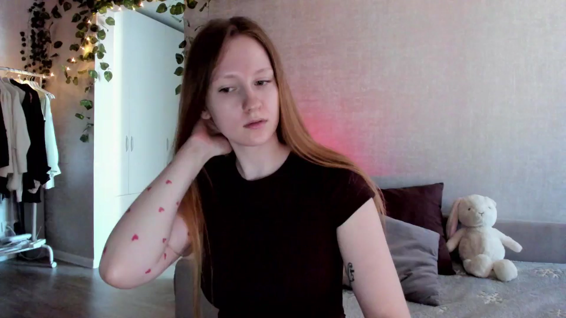 Gallery image thumbnail from girlyAlicey's myfreecams stream on, 11/27/2024, 07:11 image 13 of 20