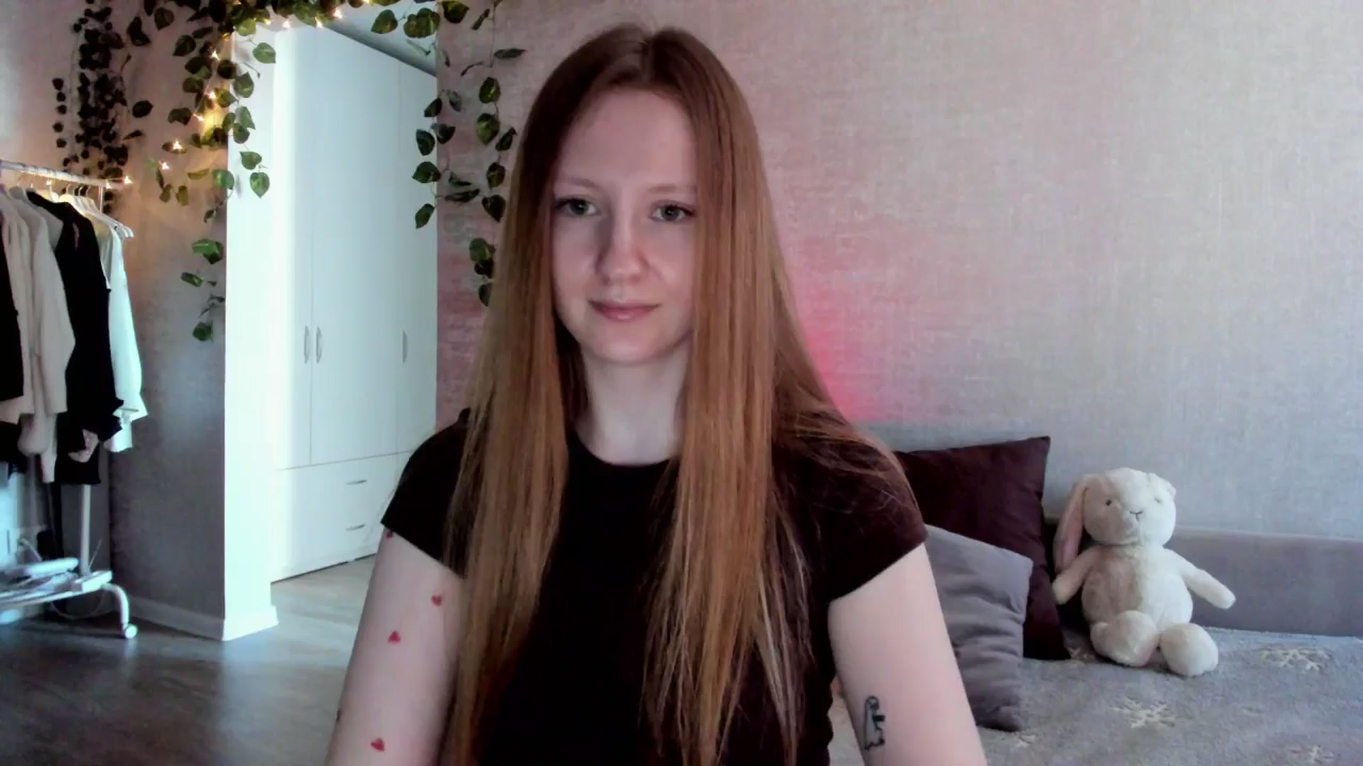 Gallery image thumbnail from girlyAlicey's myfreecams stream on, 11/27/2024, 07:11 image 11 of 20