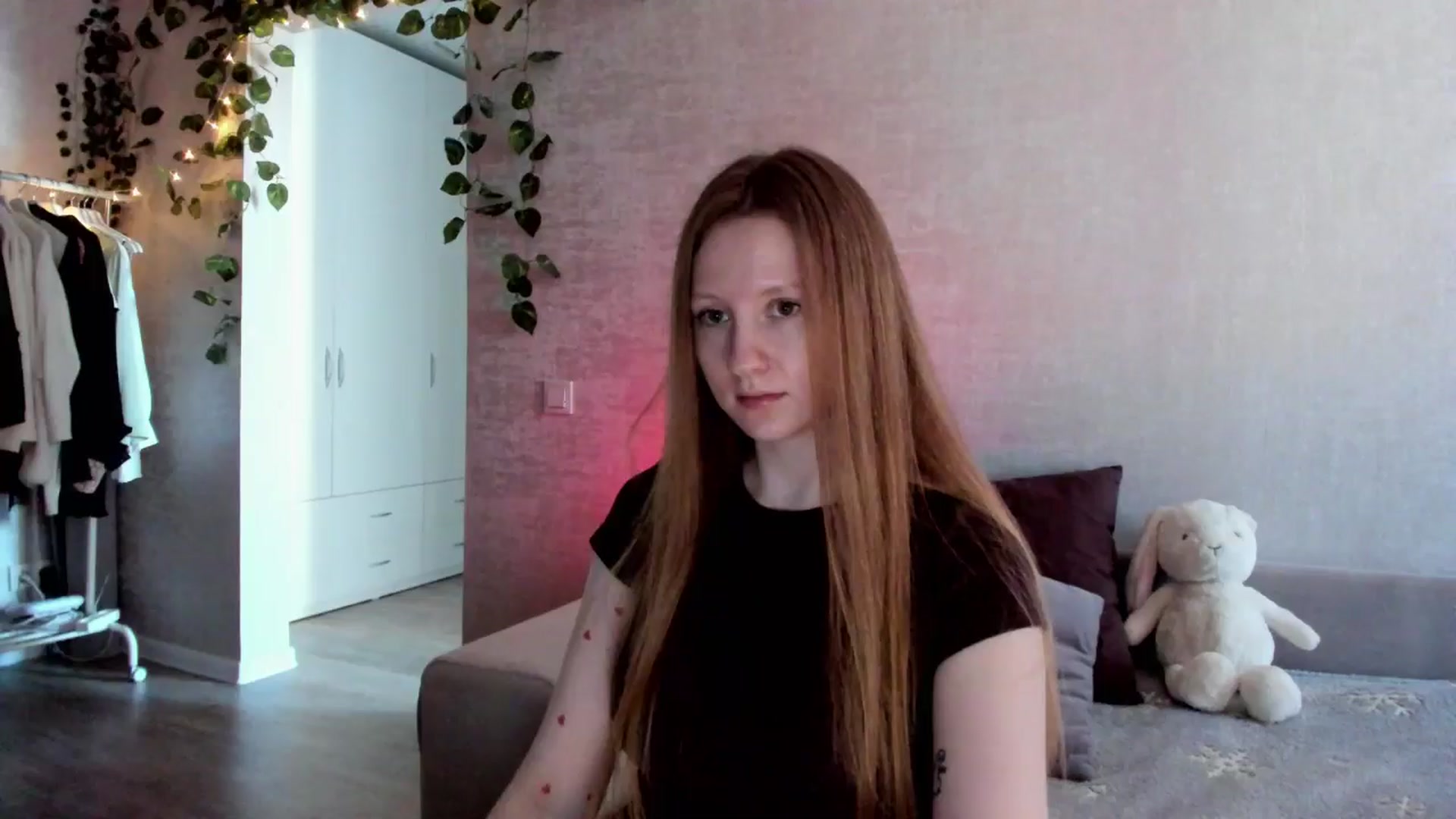 Gallery image thumbnail from girlyAlicey's myfreecams stream on, 11/27/2024, 07:11 image 6 of 20