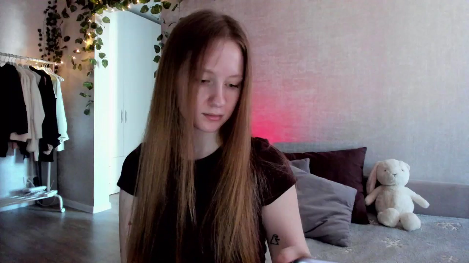 Gallery image thumbnail from girlyAlicey's myfreecams stream on, 11/27/2024, 07:11 image 2 of 20