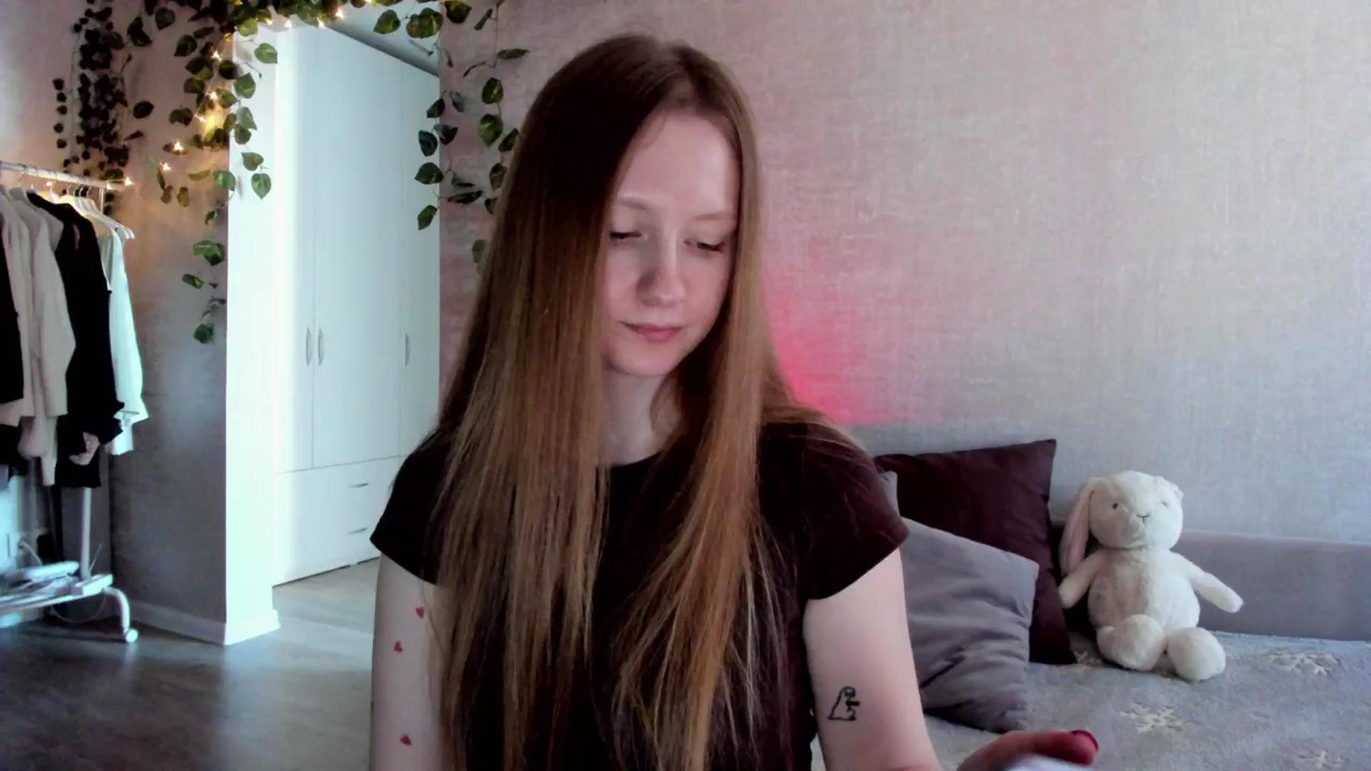 Gallery image thumbnail from girlyAlicey's myfreecams stream on, 11/27/2024, 07:11 image 10 of 20
