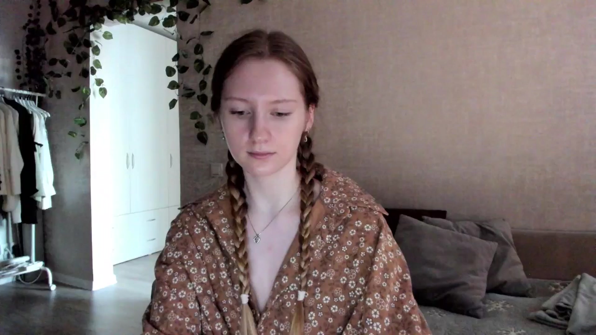 Gallery image thumbnail from girlyAlicey's myfreecams stream on, 11/29/2024, 05:13 image 10 of 20