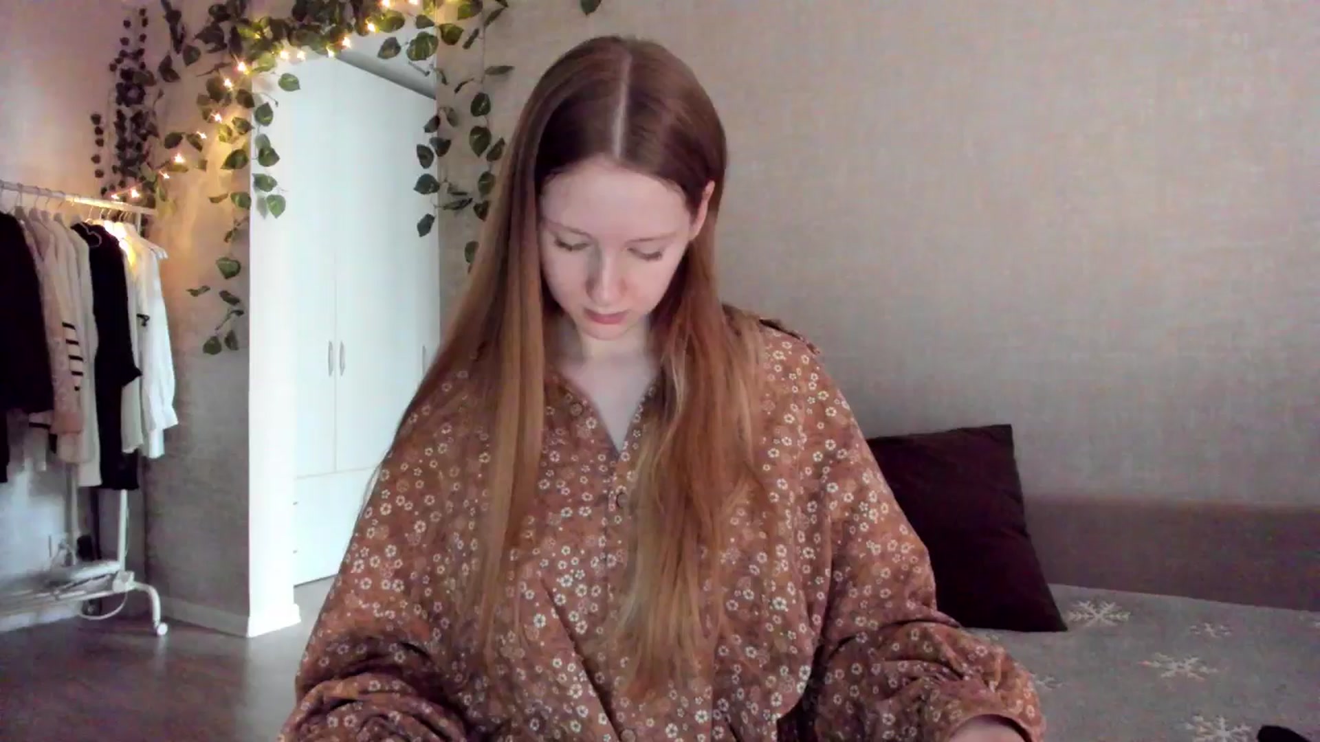 Gallery image thumbnail from girlyAlicey's myfreecams stream on, 12/28/2024, 04:57 image 7 of 20